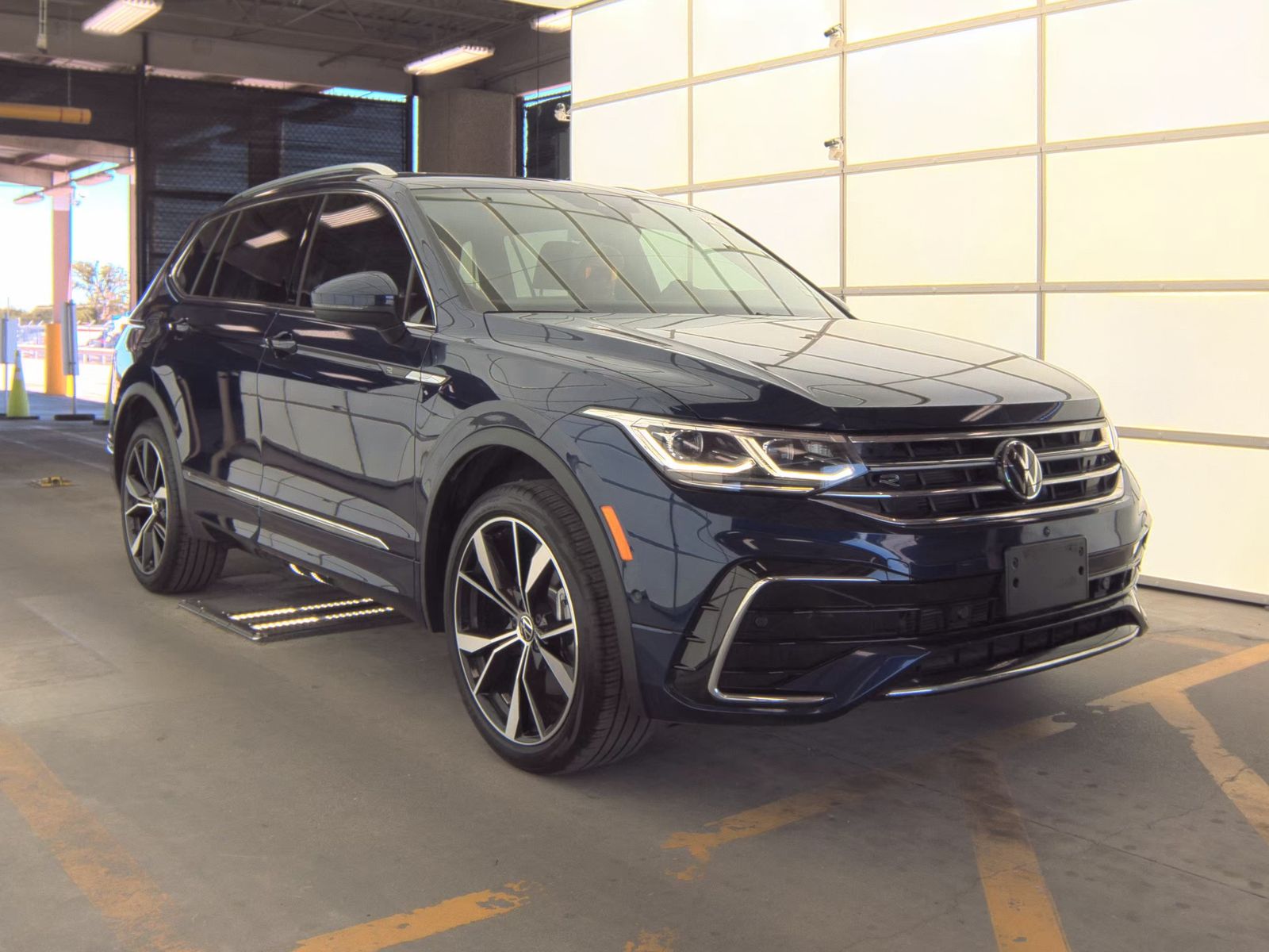 2024 Volkswagen Tiguan 2.0T SEL R-Line AWD