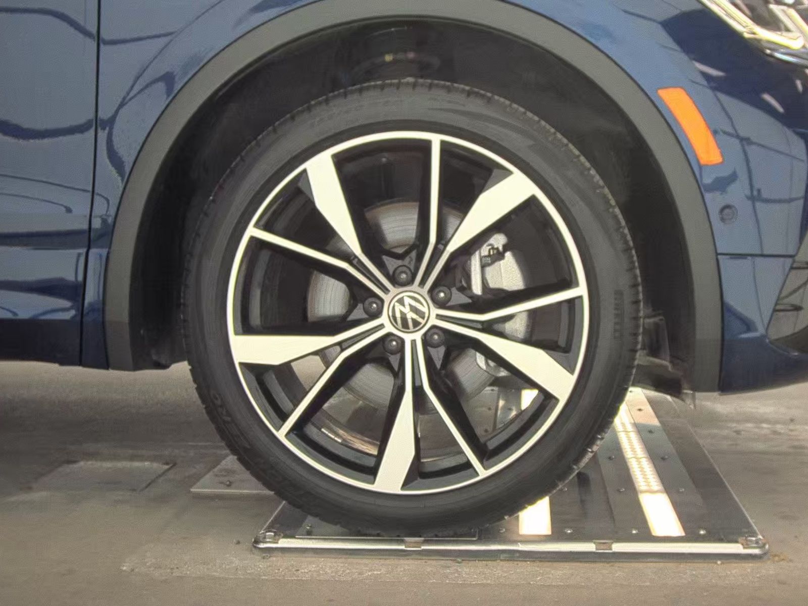 2024 Volkswagen Tiguan 2.0T SEL R-Line AWD