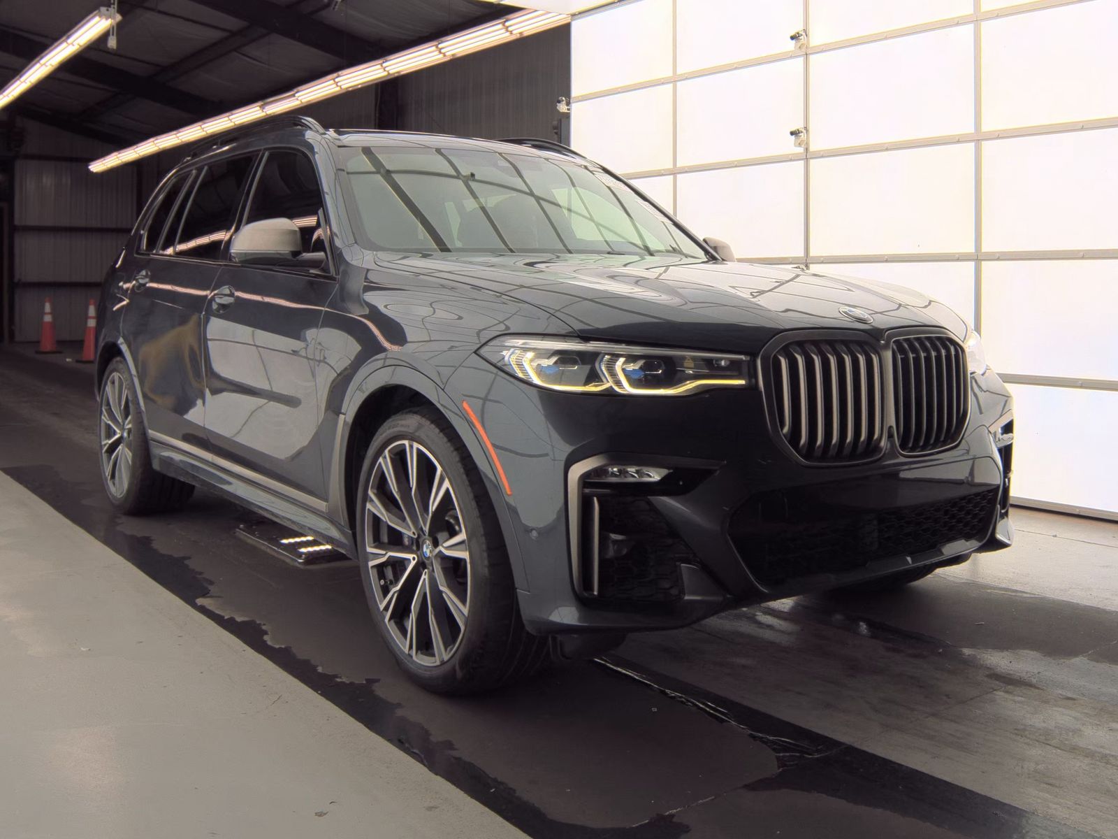2020 BMW X7 M50i AWD