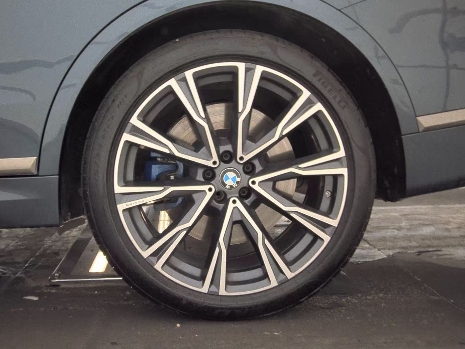 2020 BMW X7 M50i AWD