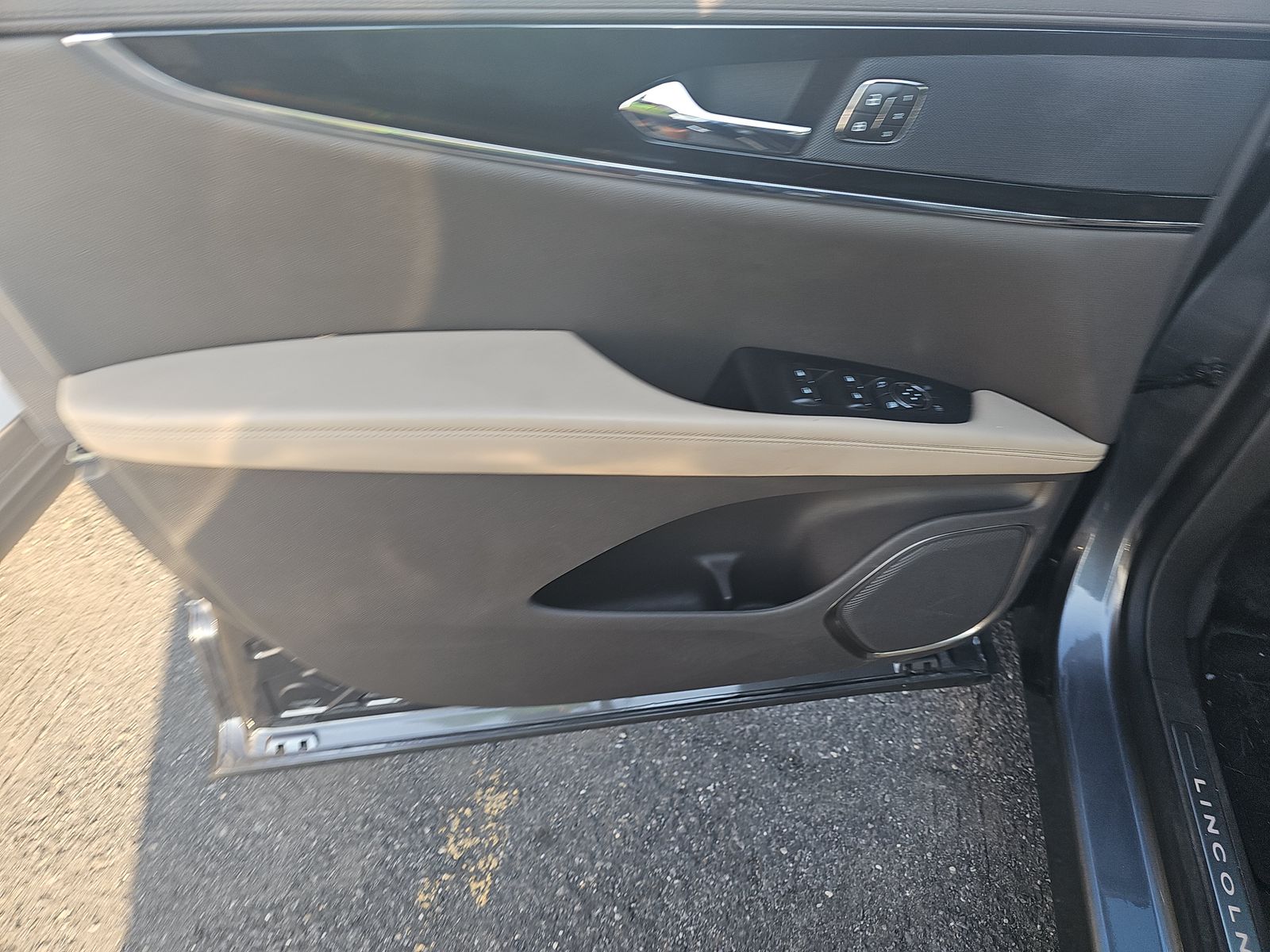 2022 Lincoln Nautilus Reserve AWD