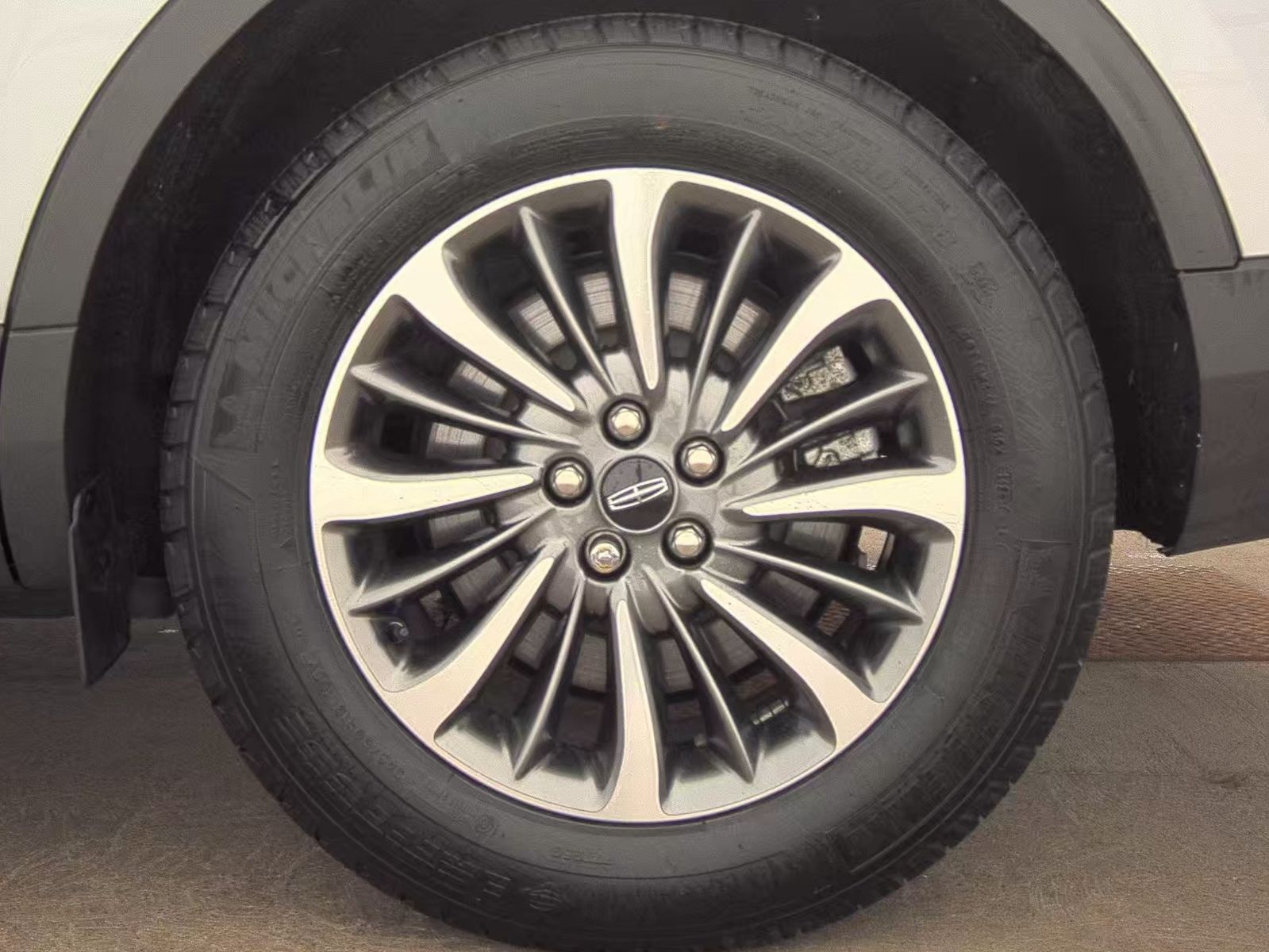 2023 Lincoln Nautilus Standard AWD