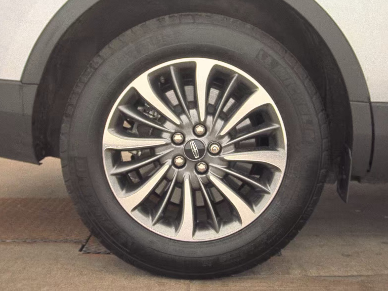 2023 Lincoln Nautilus Standard AWD