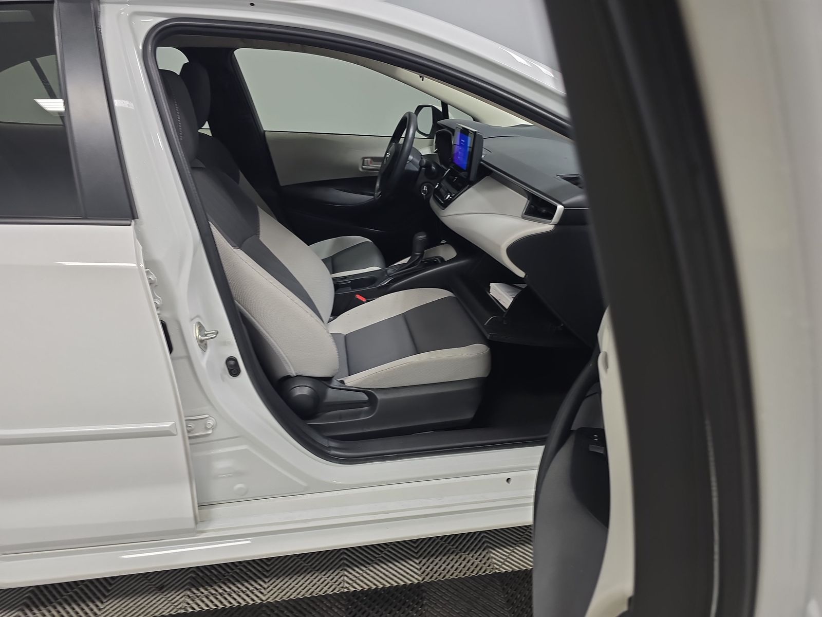 2024 Toyota Corolla LE FWD