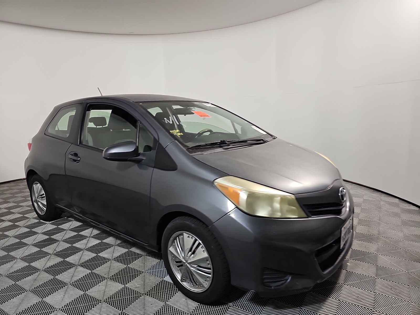 2012 Toyota Yaris LE FWD