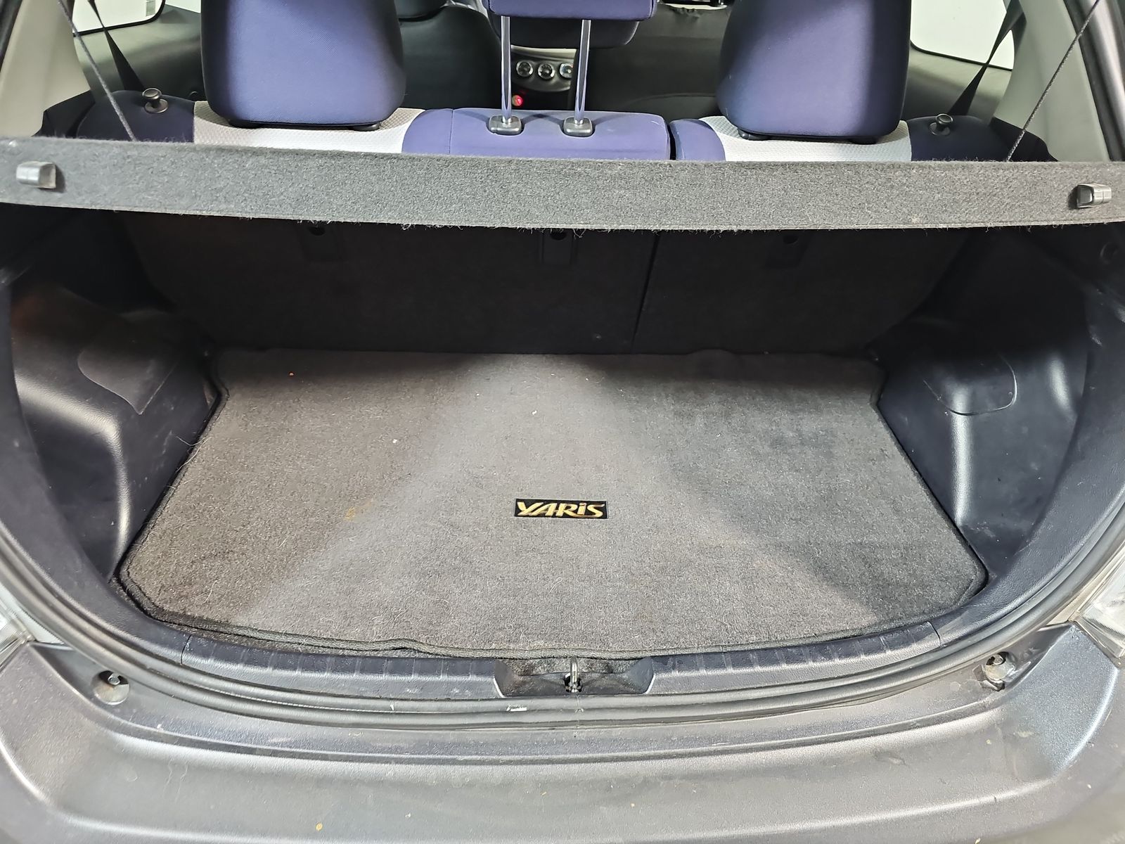 2012 Toyota Yaris LE FWD
