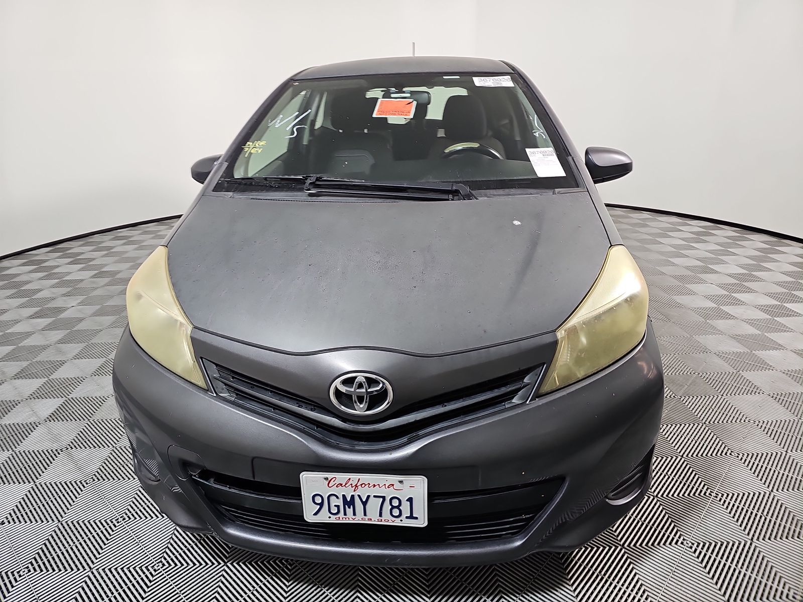 2012 Toyota Yaris LE FWD