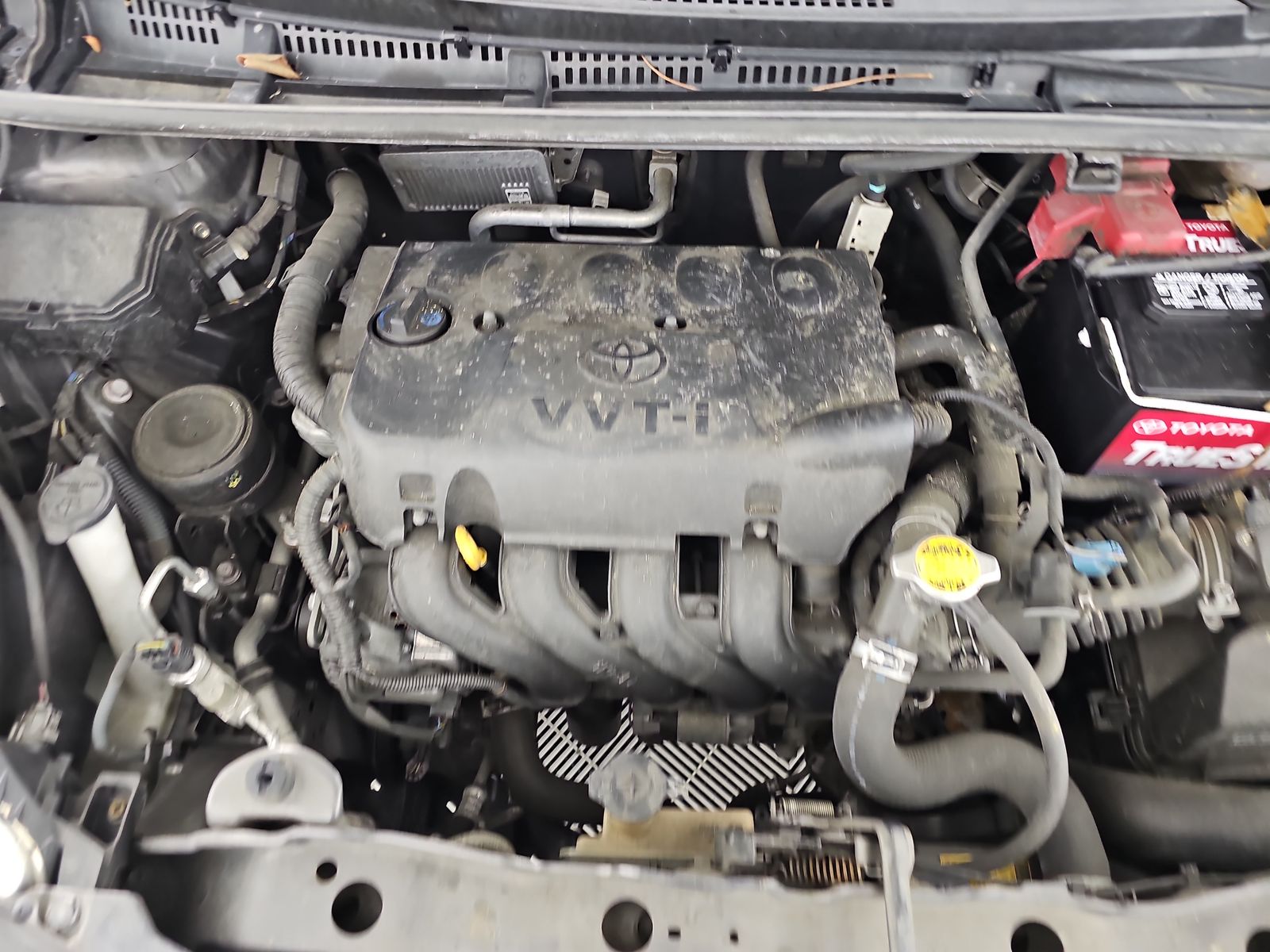 2012 Toyota Yaris LE FWD