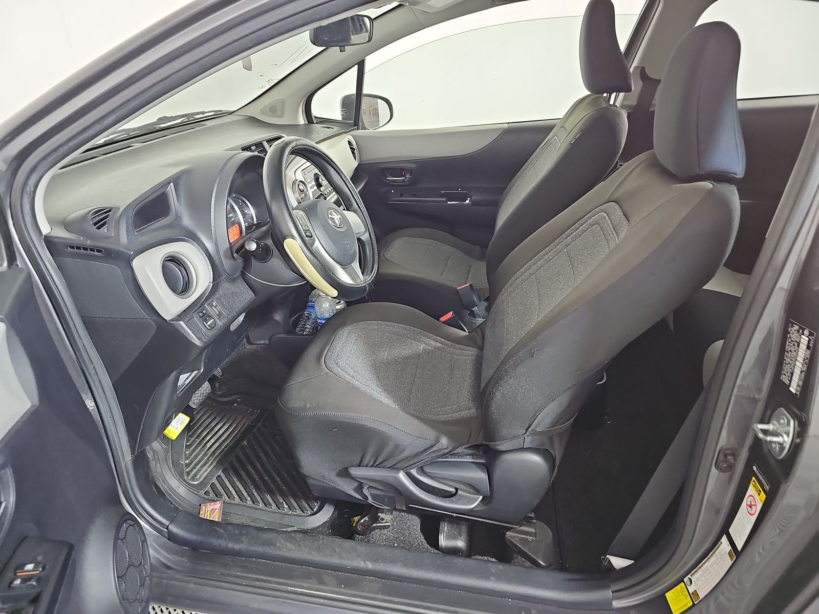 2012 Toyota Yaris LE FWD