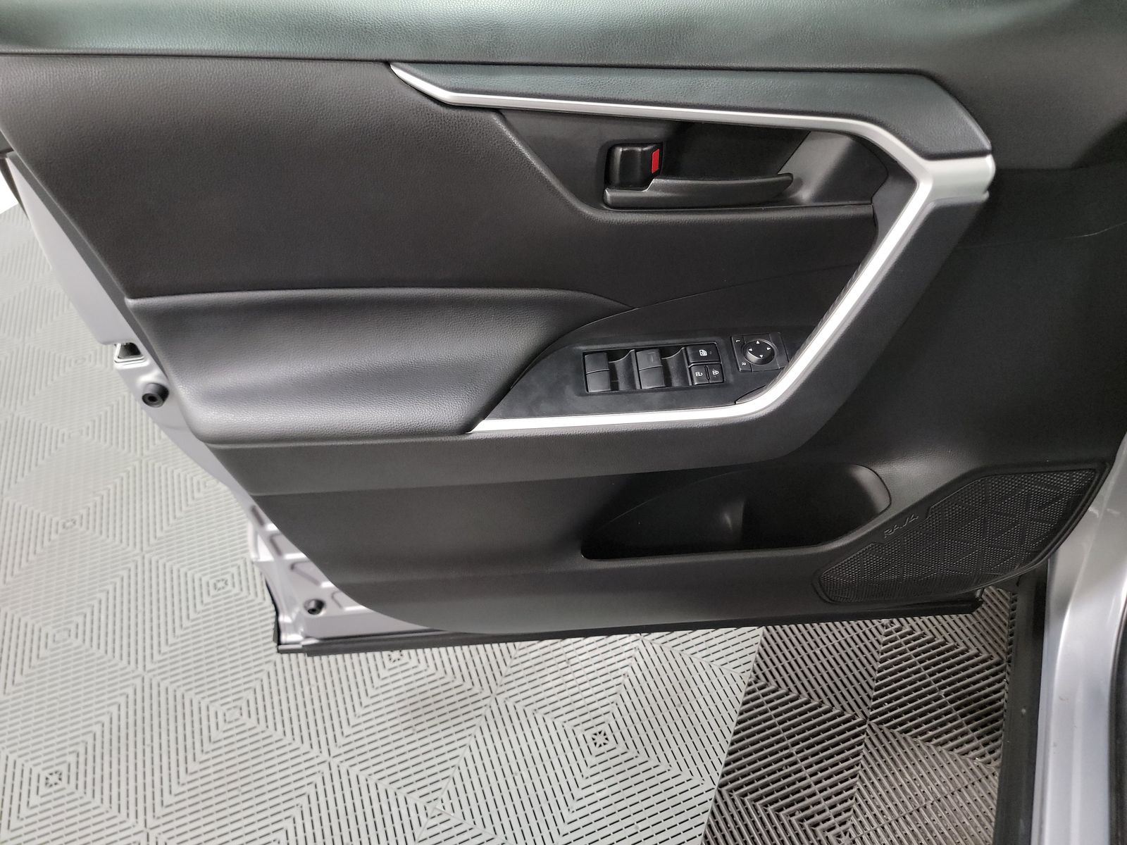 2022 Toyota RAV4 LE AWD