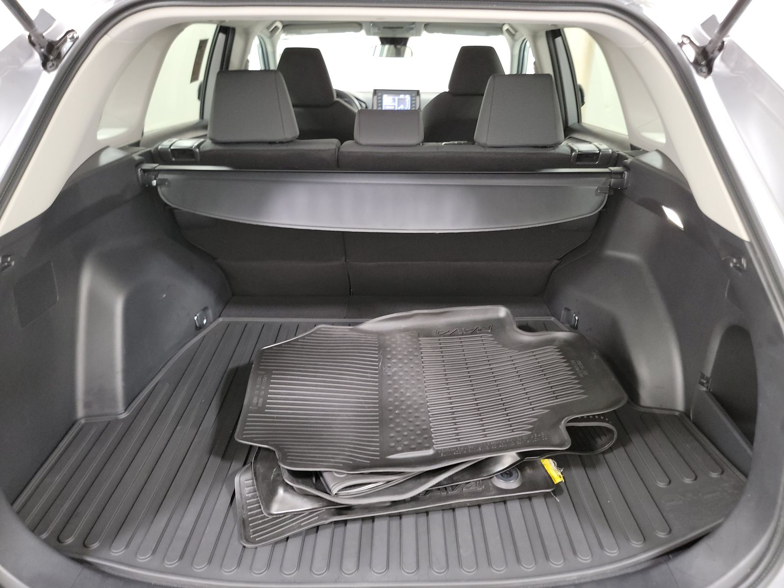2022 Toyota RAV4 LE AWD