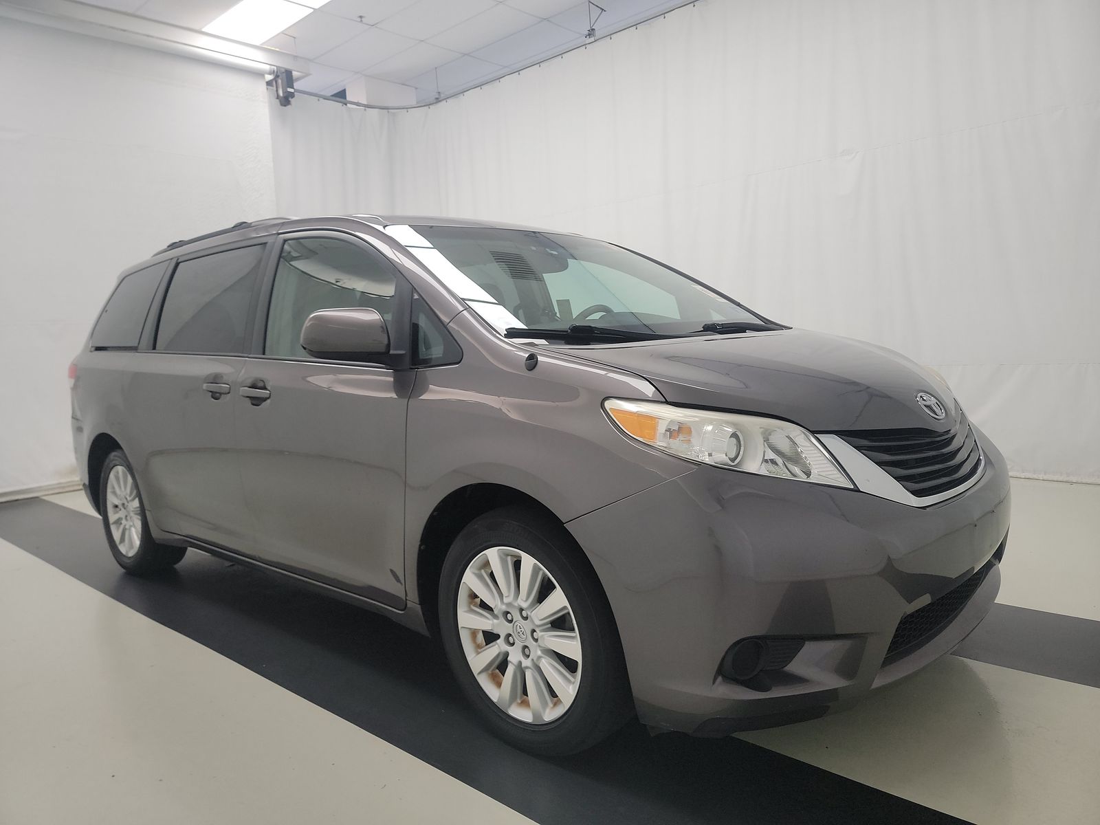2014 Toyota Sienna LE AWD