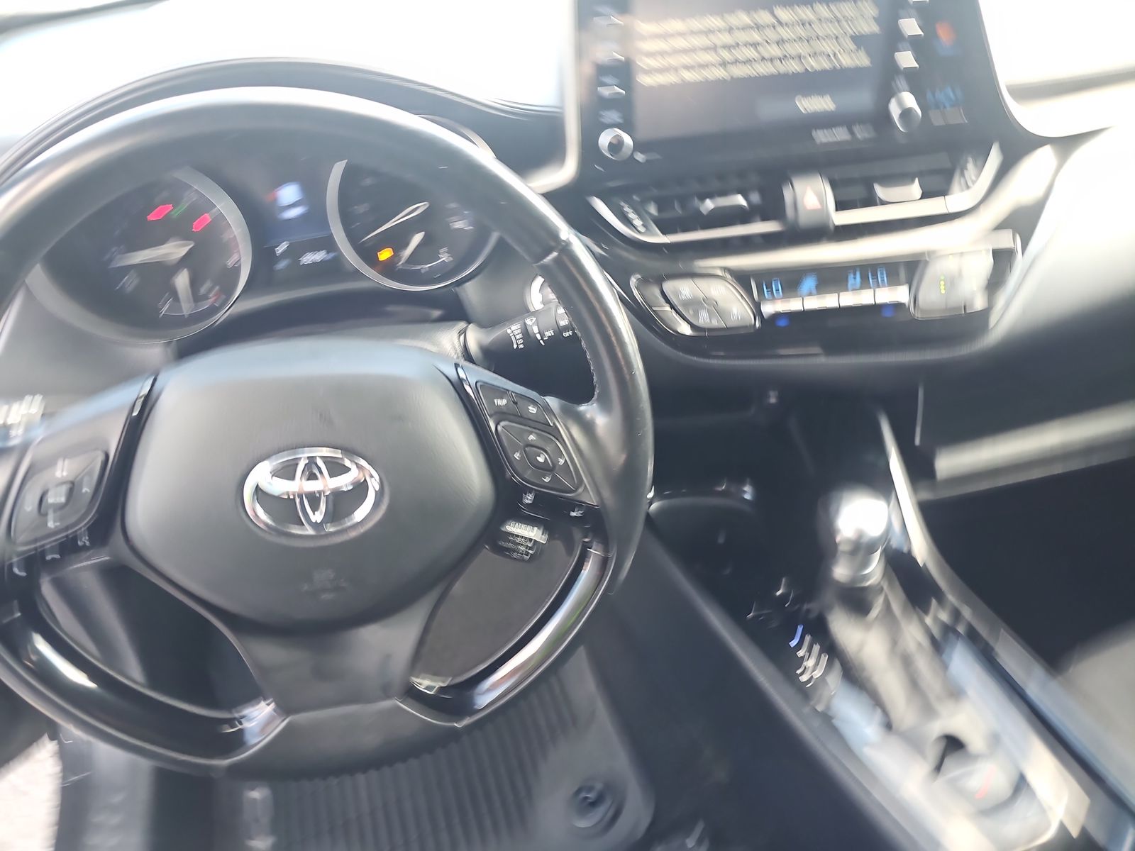 2019 Toyota C-HR XLE FWD