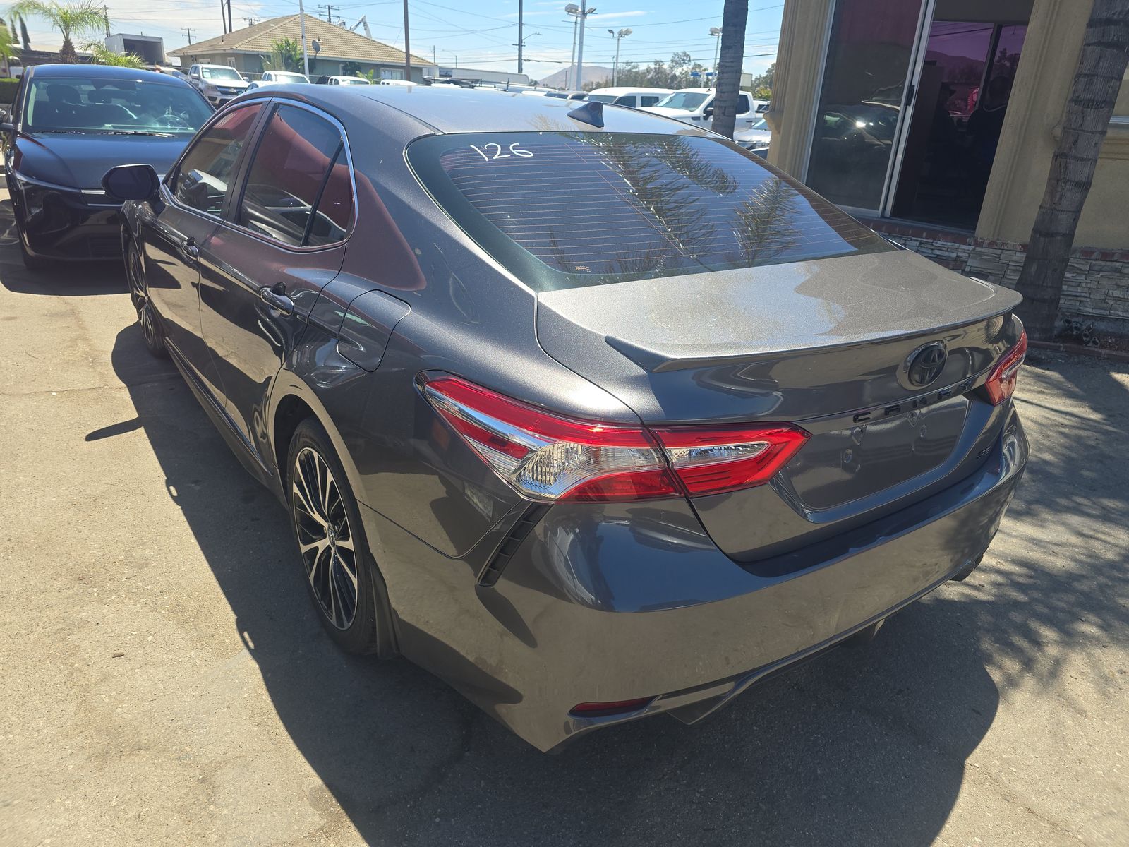 2020 Toyota Camry SE FWD