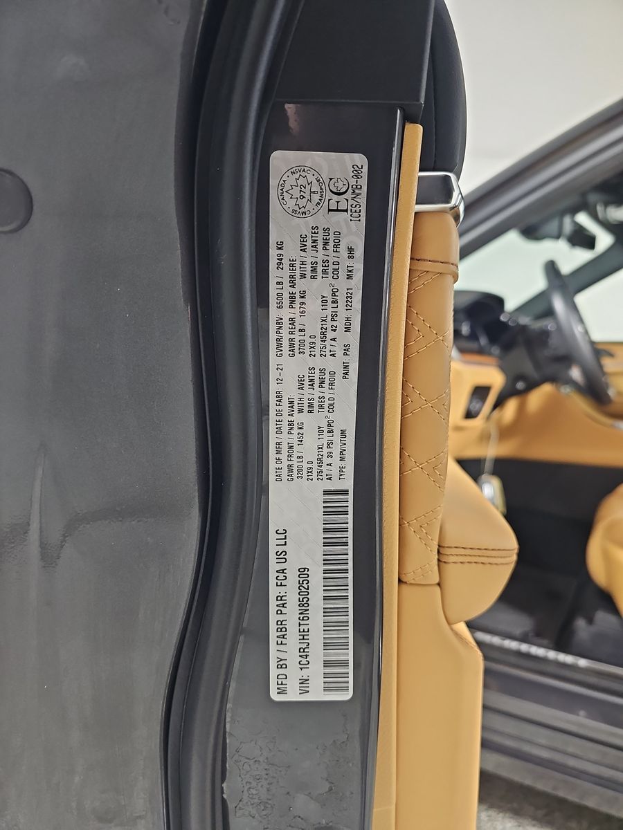 2022 Jeep Grand Cherokee Summit Reserve AWD