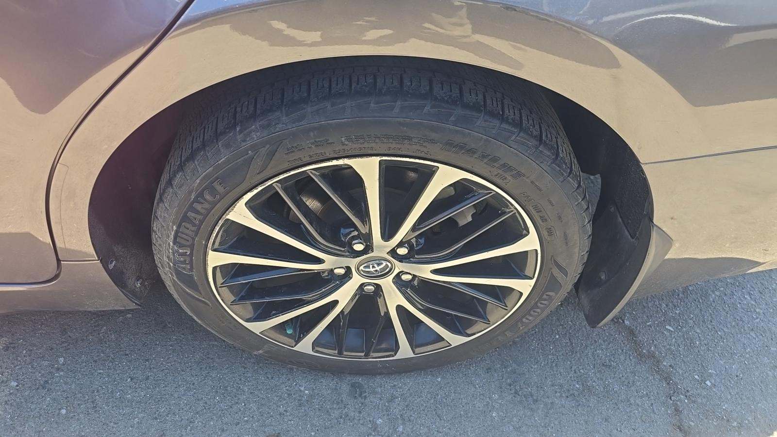 2020 Toyota Camry SE FWD