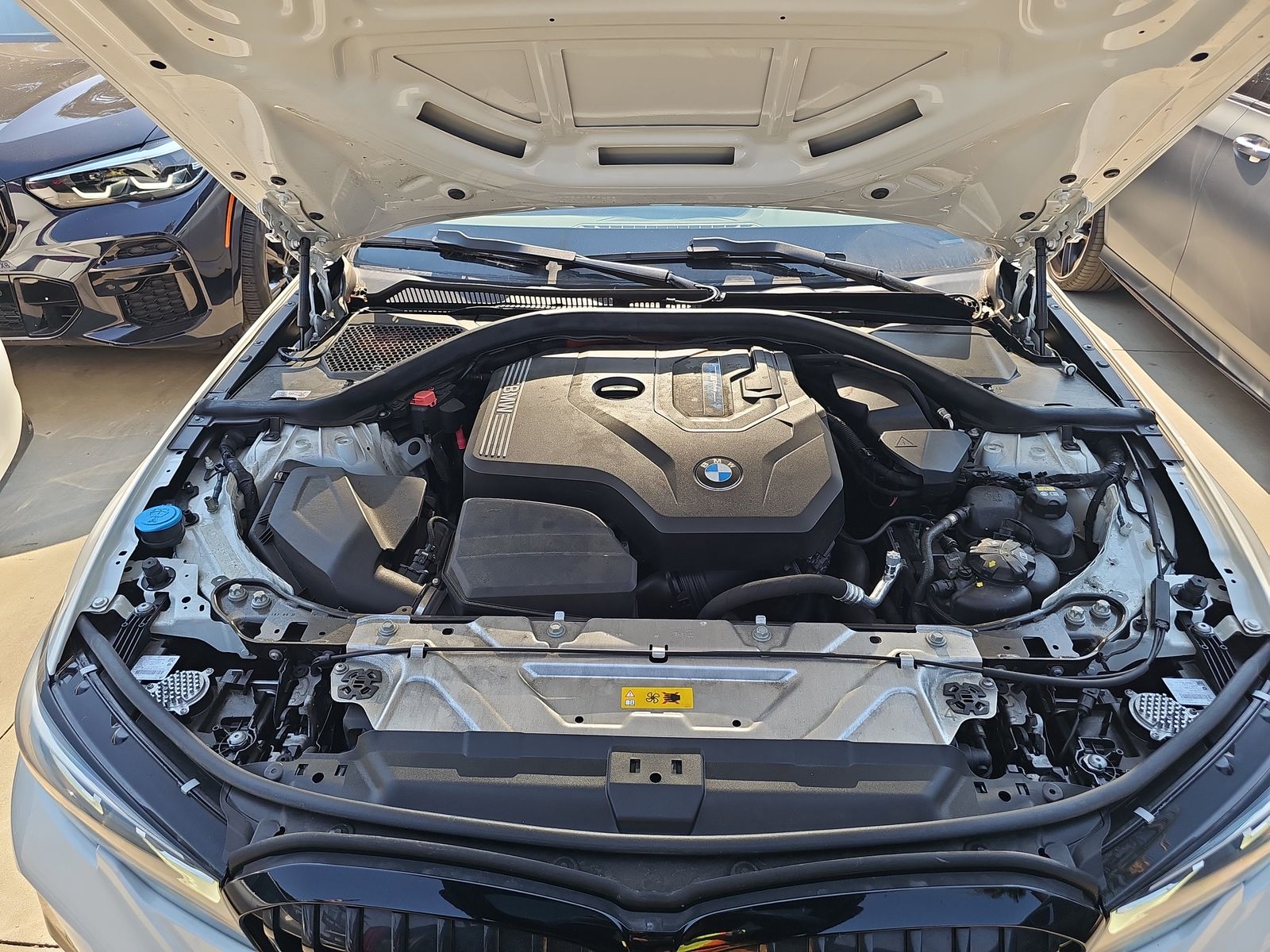 2022 BMW 3 Series 330e RWD