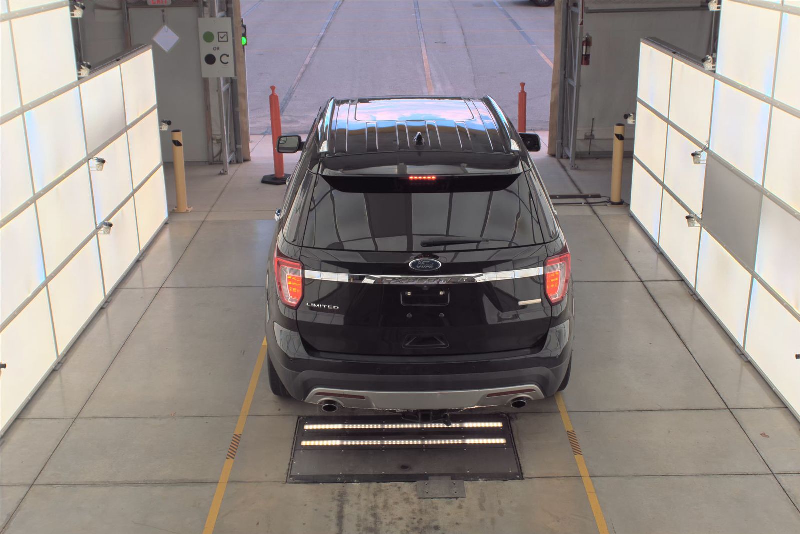 2016 Ford Explorer Limited FWD