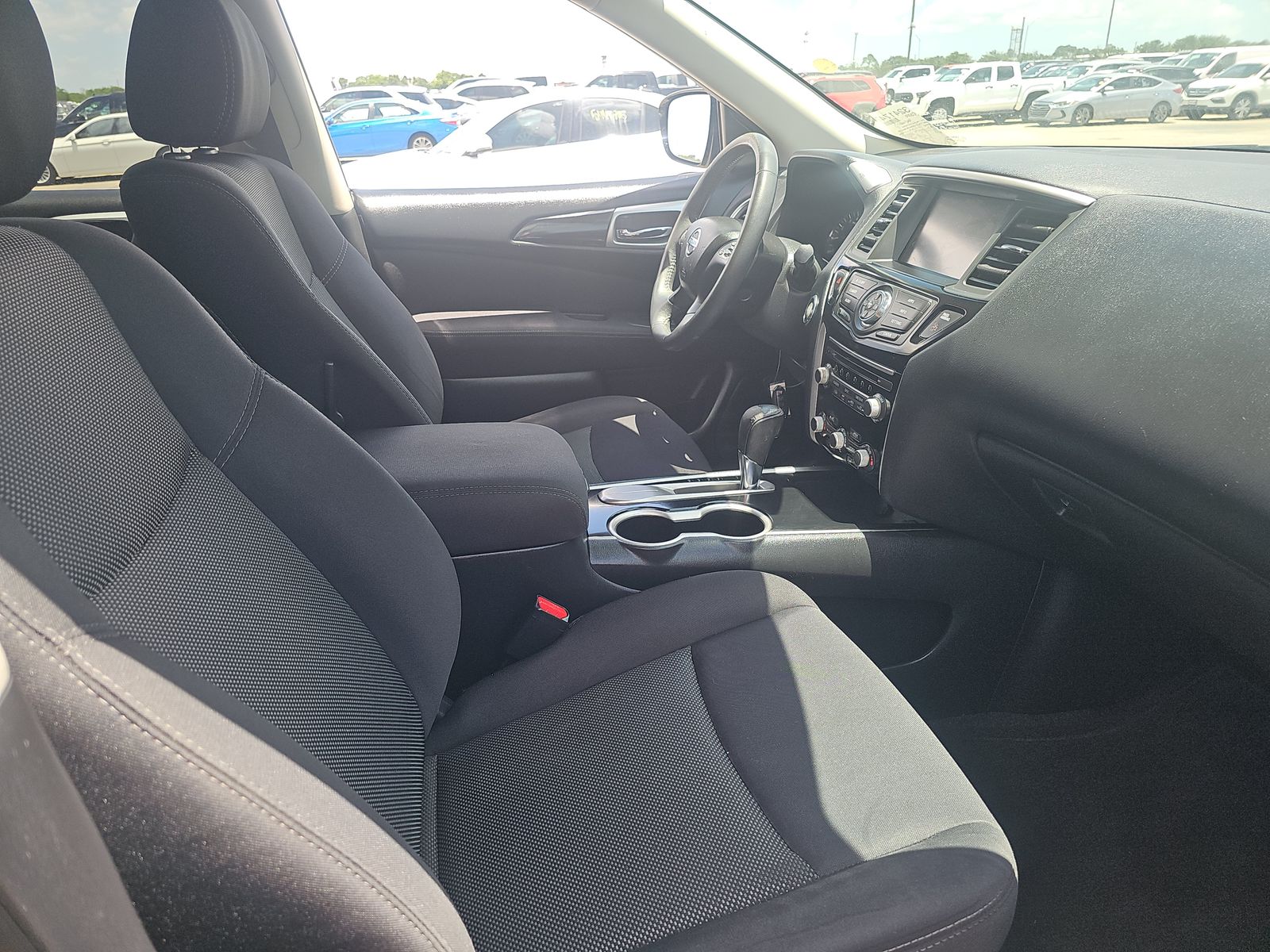 2017 Nissan Pathfinder SV FWD