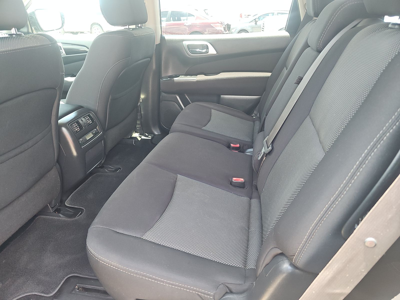 2017 Nissan Pathfinder SV FWD