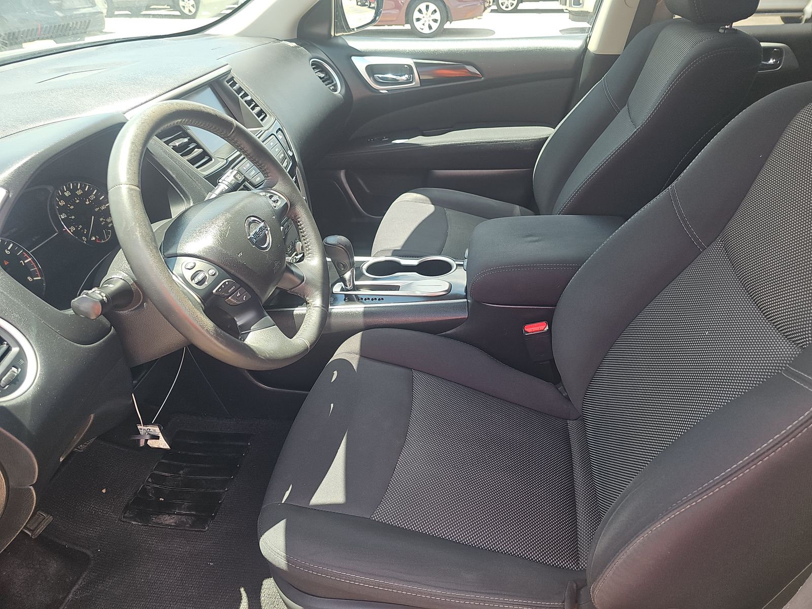 2017 Nissan Pathfinder SV FWD
