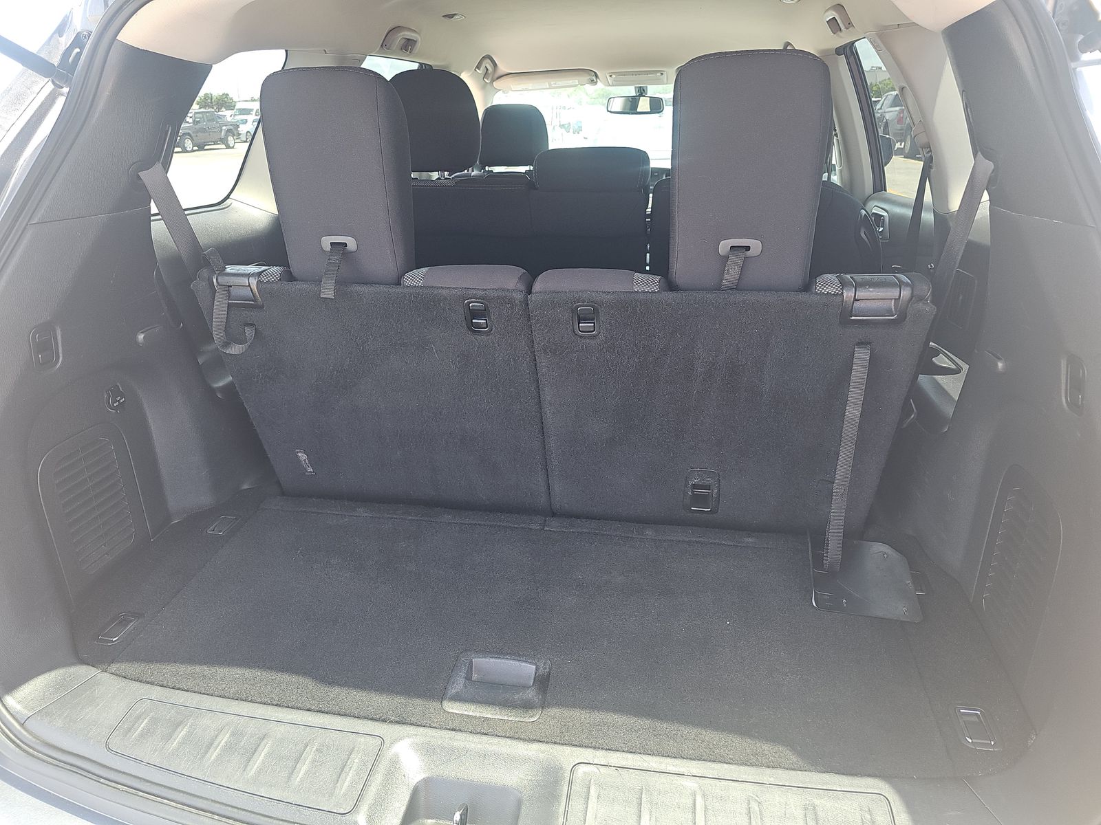 2017 Nissan Pathfinder SV FWD