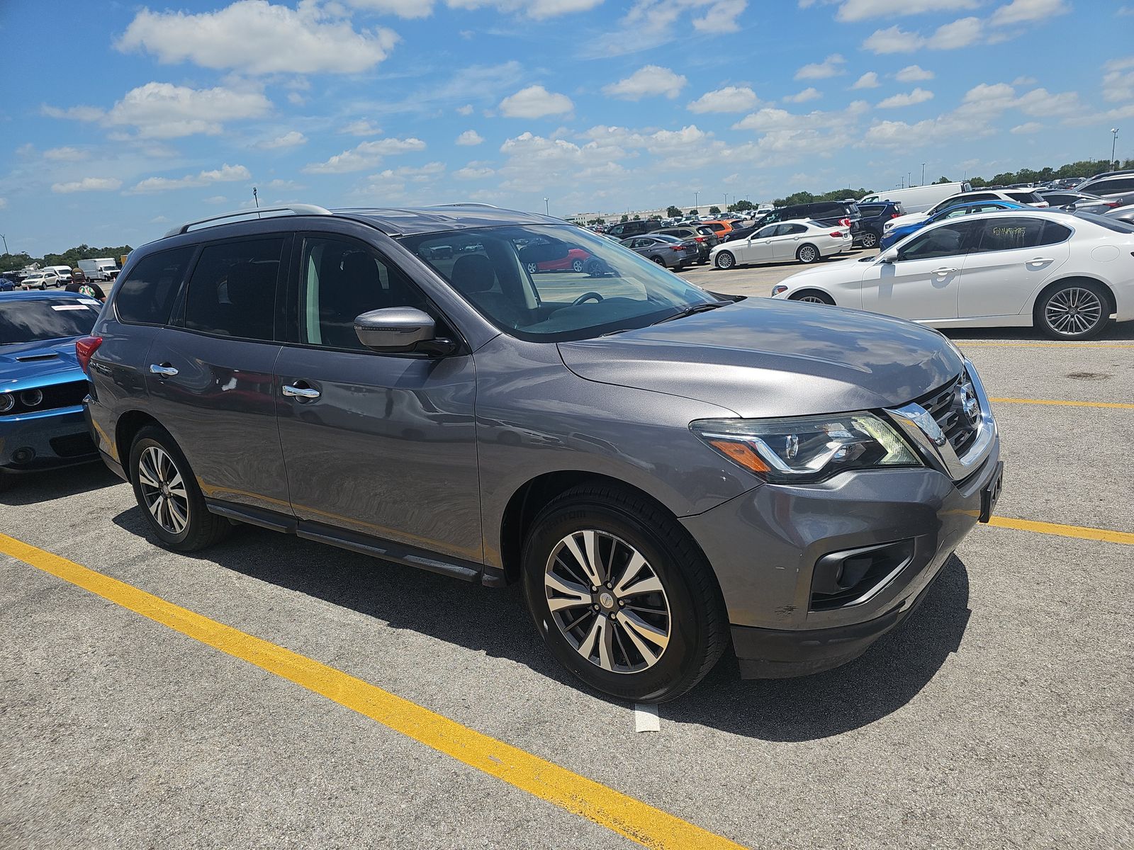 2017 Nissan Pathfinder SV FWD