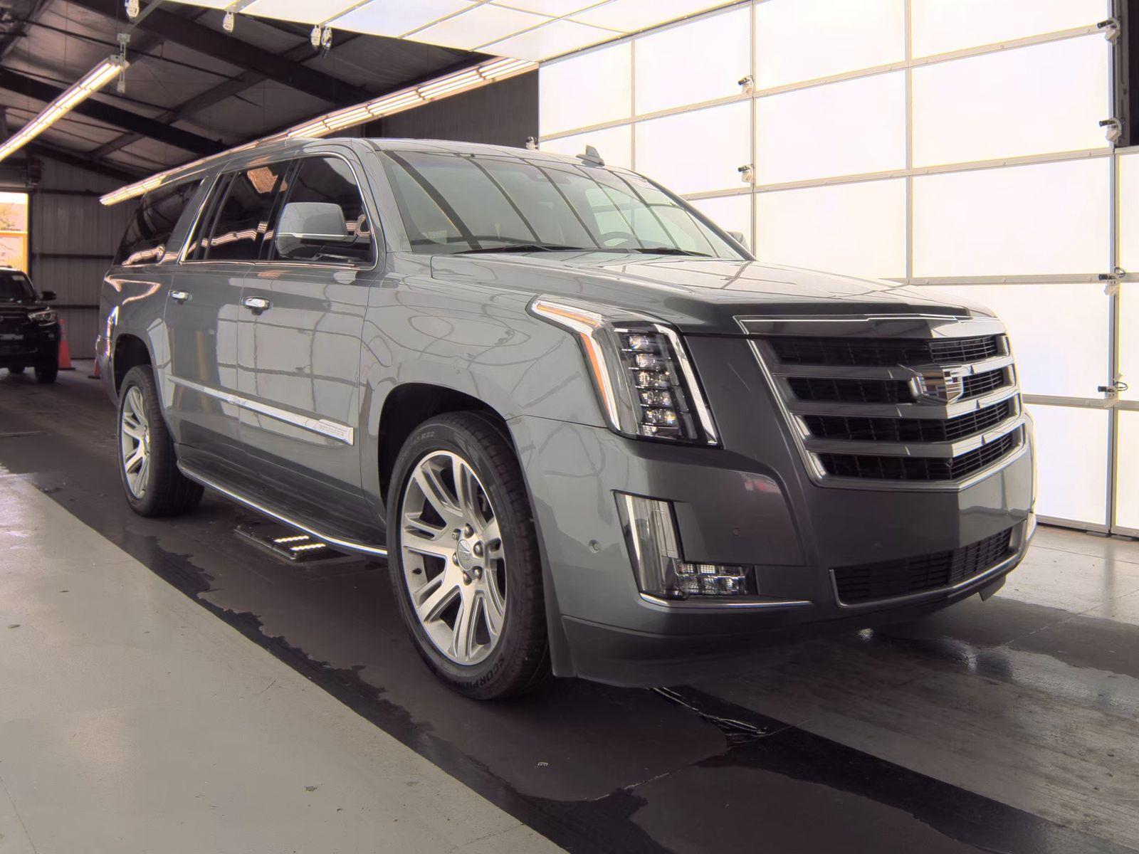 2019 Cadillac Escalade ESV Luxury RWD