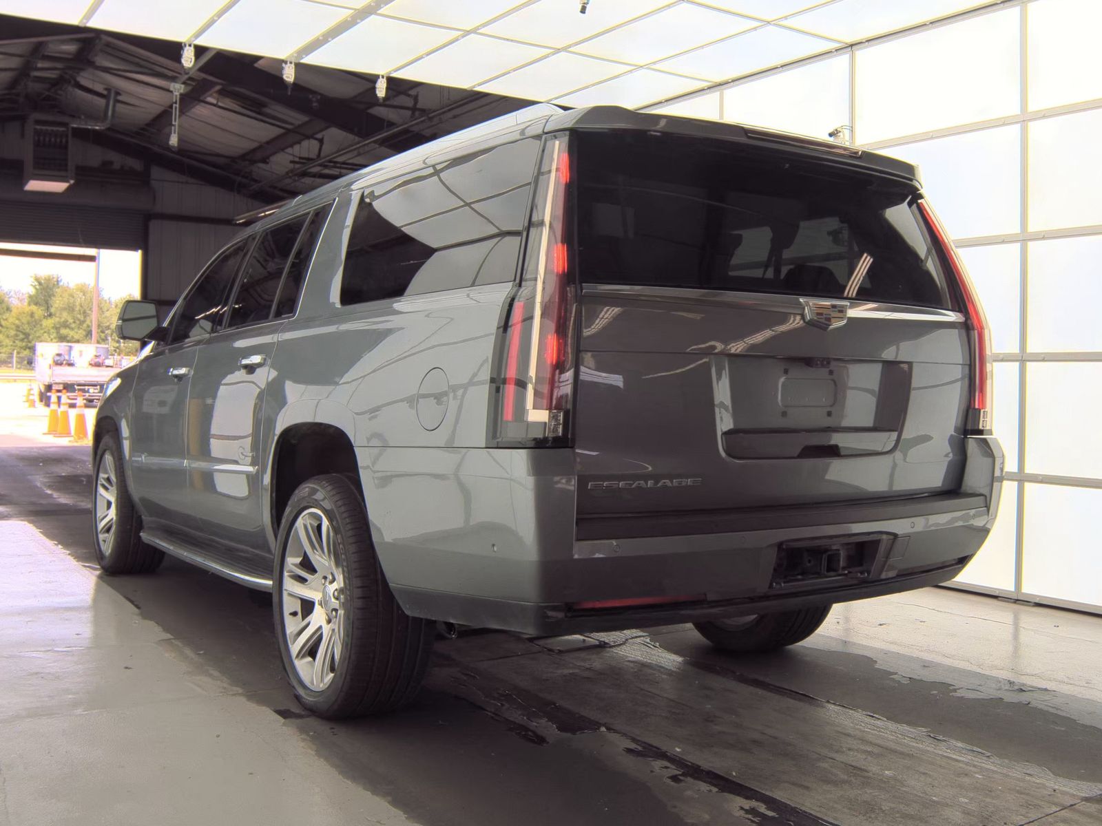 2019 Cadillac Escalade ESV Luxury RWD