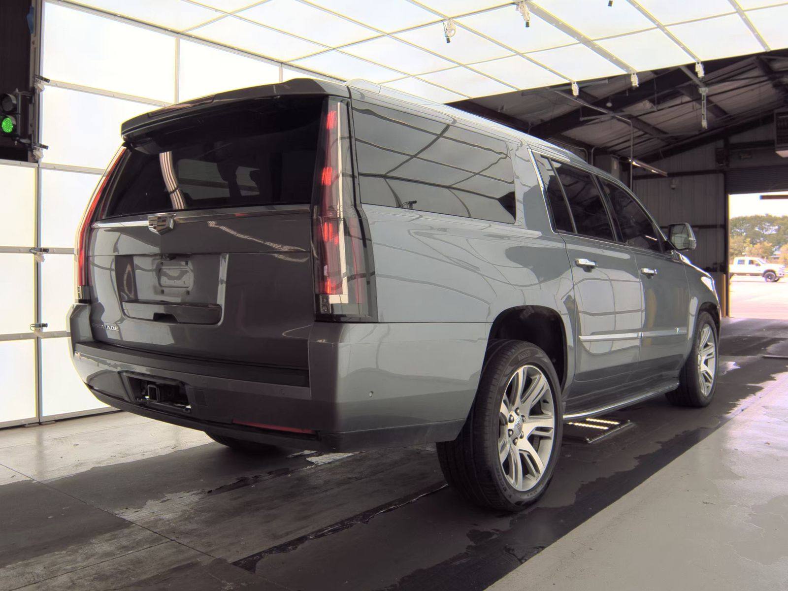 2019 Cadillac Escalade ESV Luxury RWD