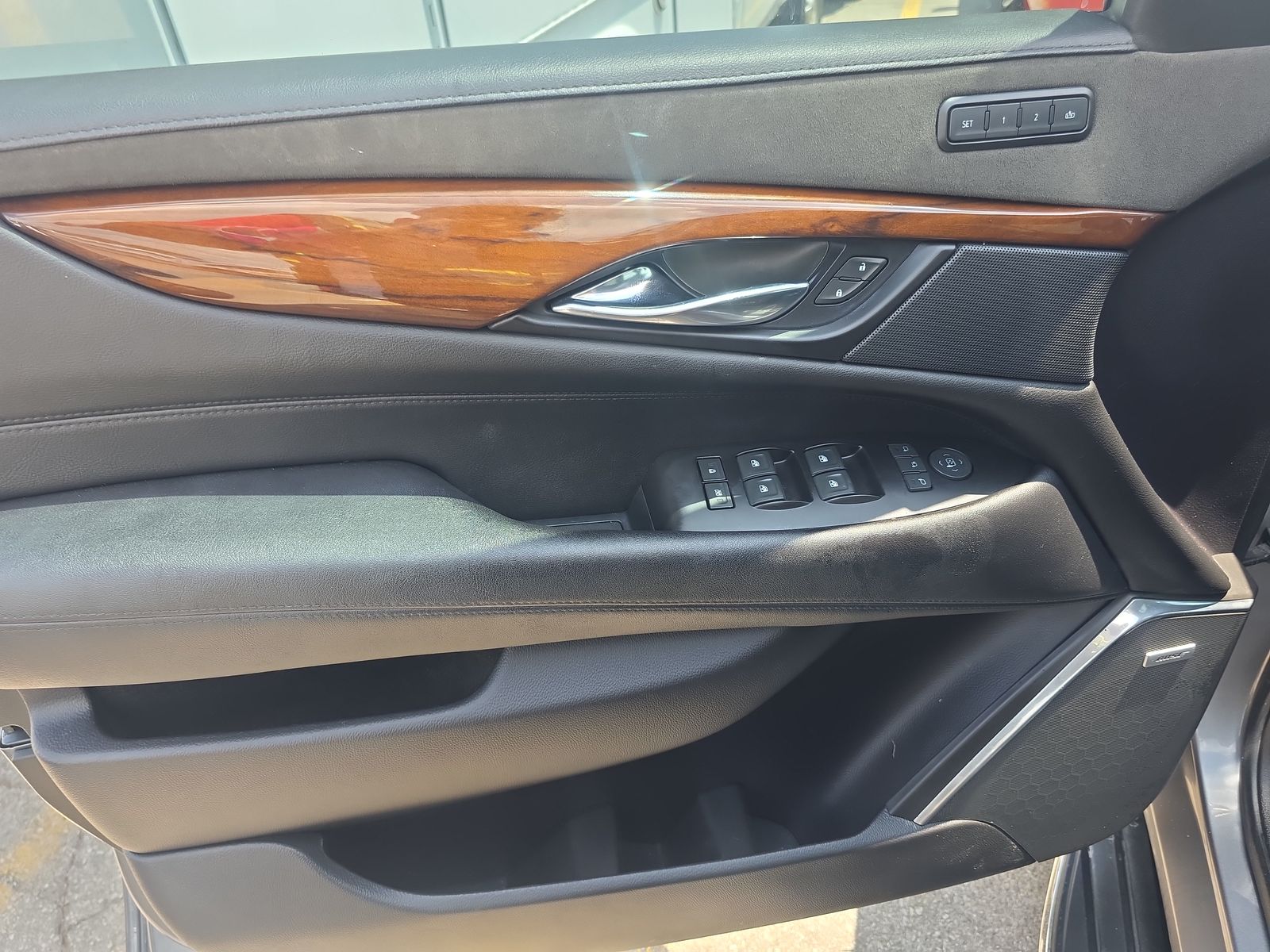 2019 Cadillac Escalade ESV Luxury RWD