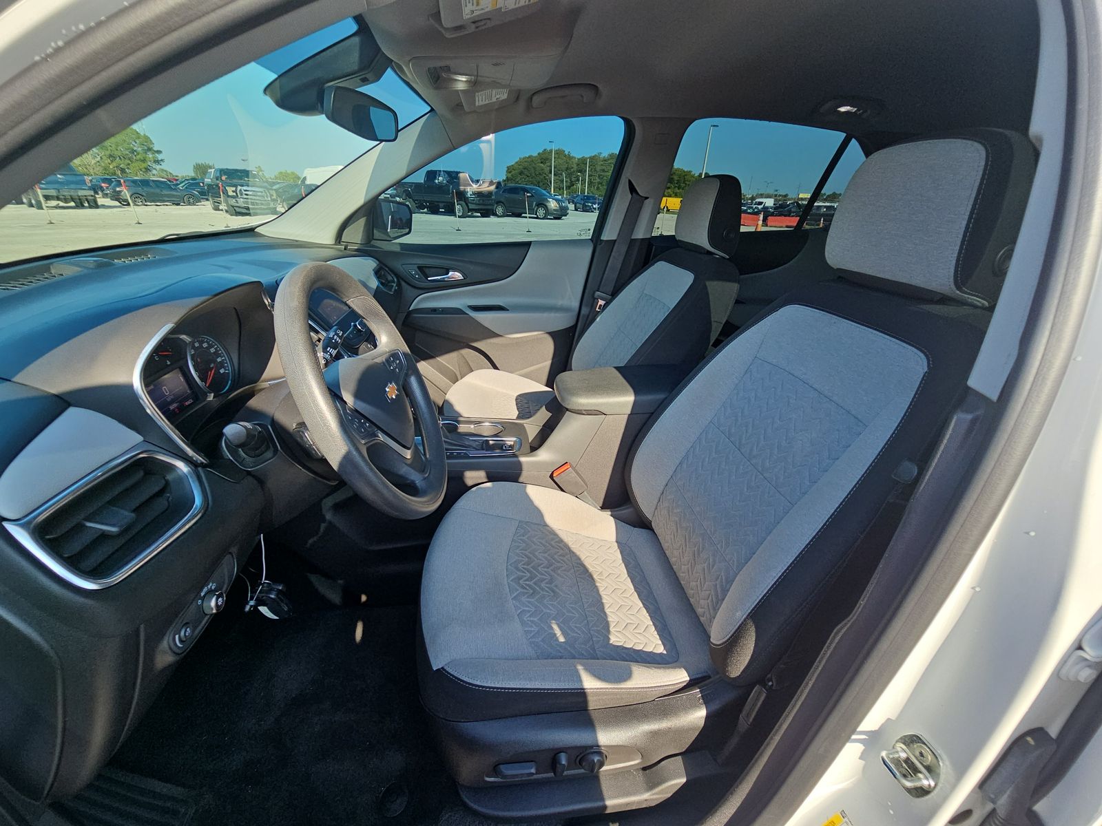 2022 Chevrolet Equinox LS FWD