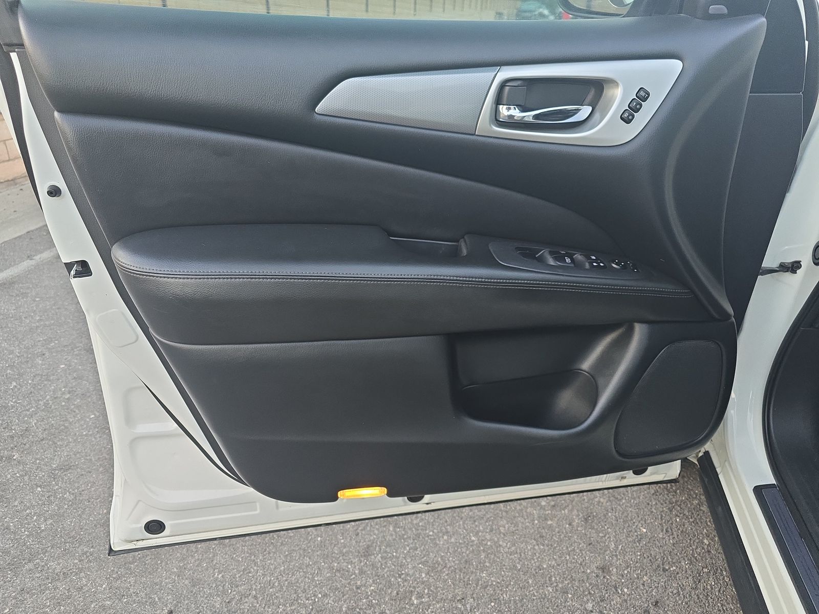 2018 Nissan Pathfinder SL FWD
