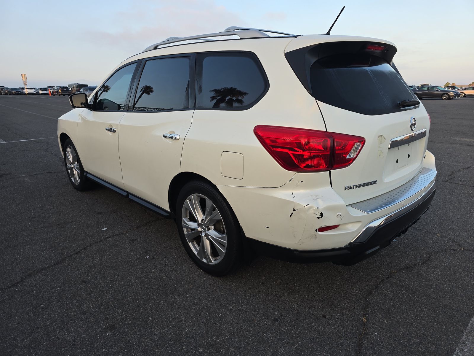 2018 Nissan Pathfinder SL FWD