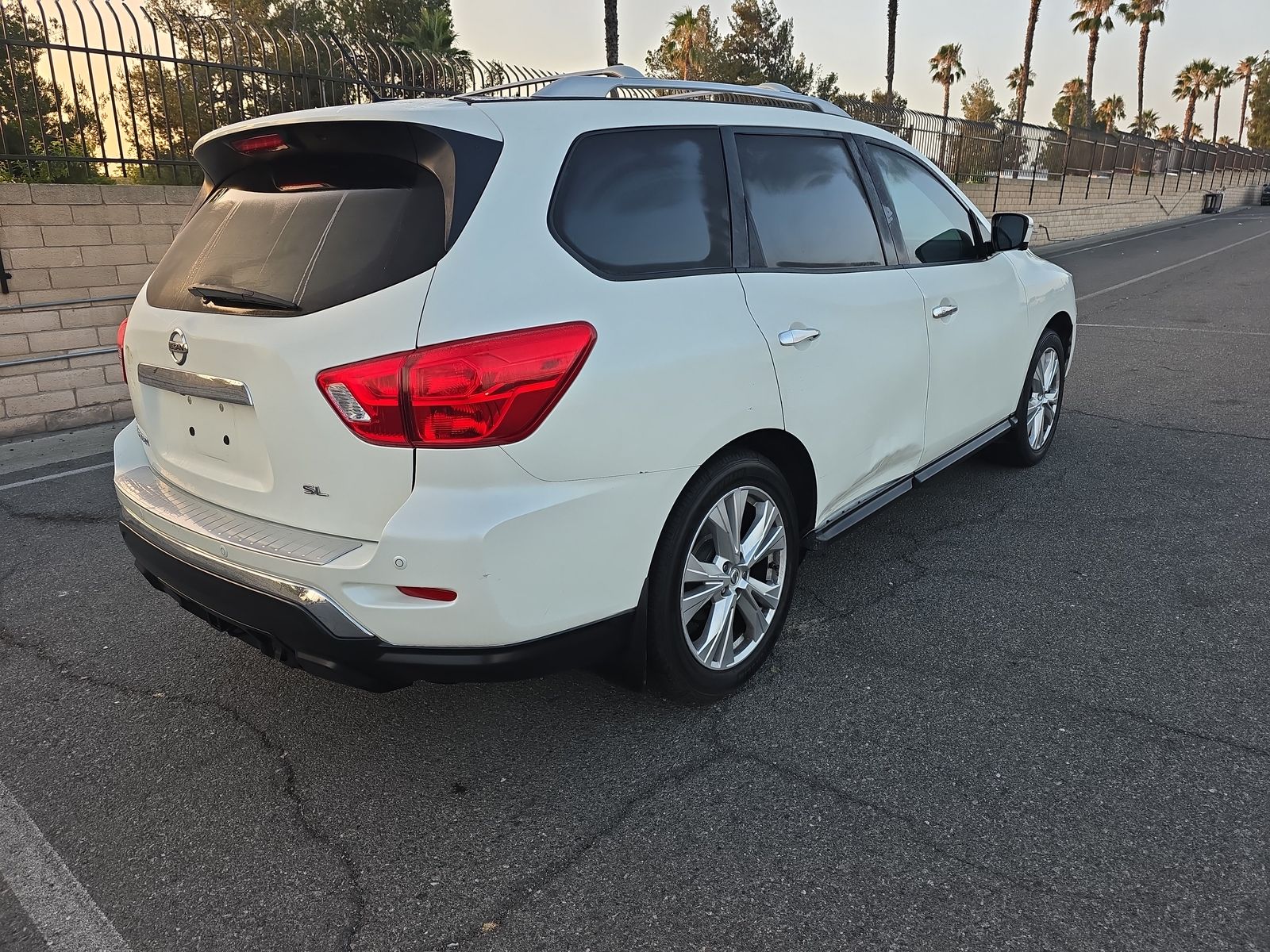 2018 Nissan Pathfinder SL FWD