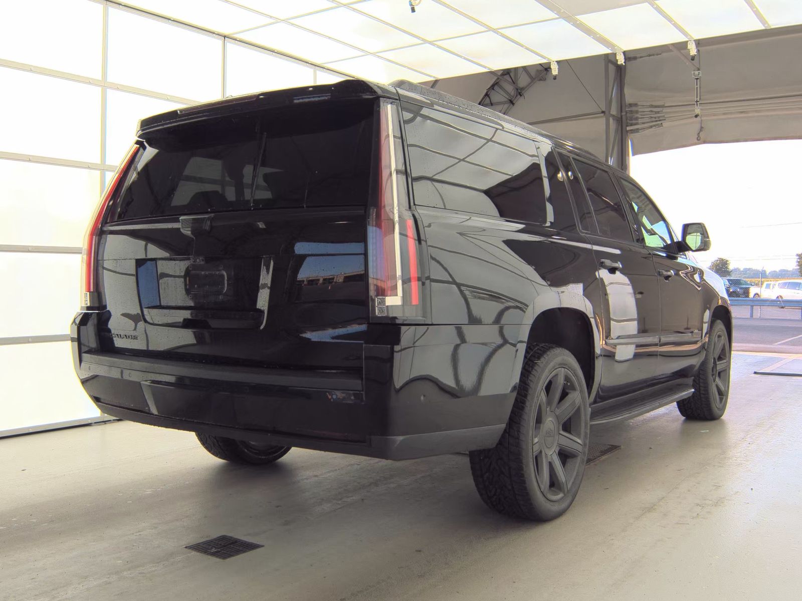 2018 Cadillac Escalade ESV Luxury AWD