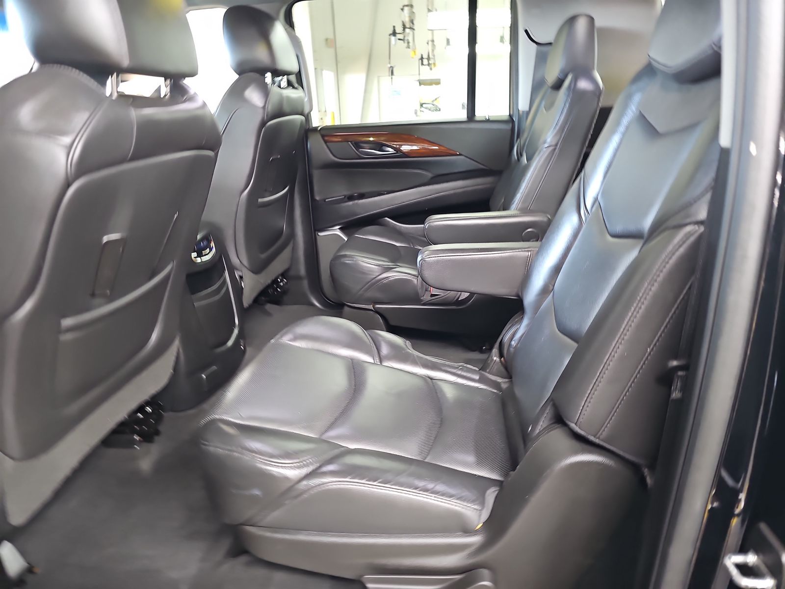 2018 Cadillac Escalade ESV Luxury AWD