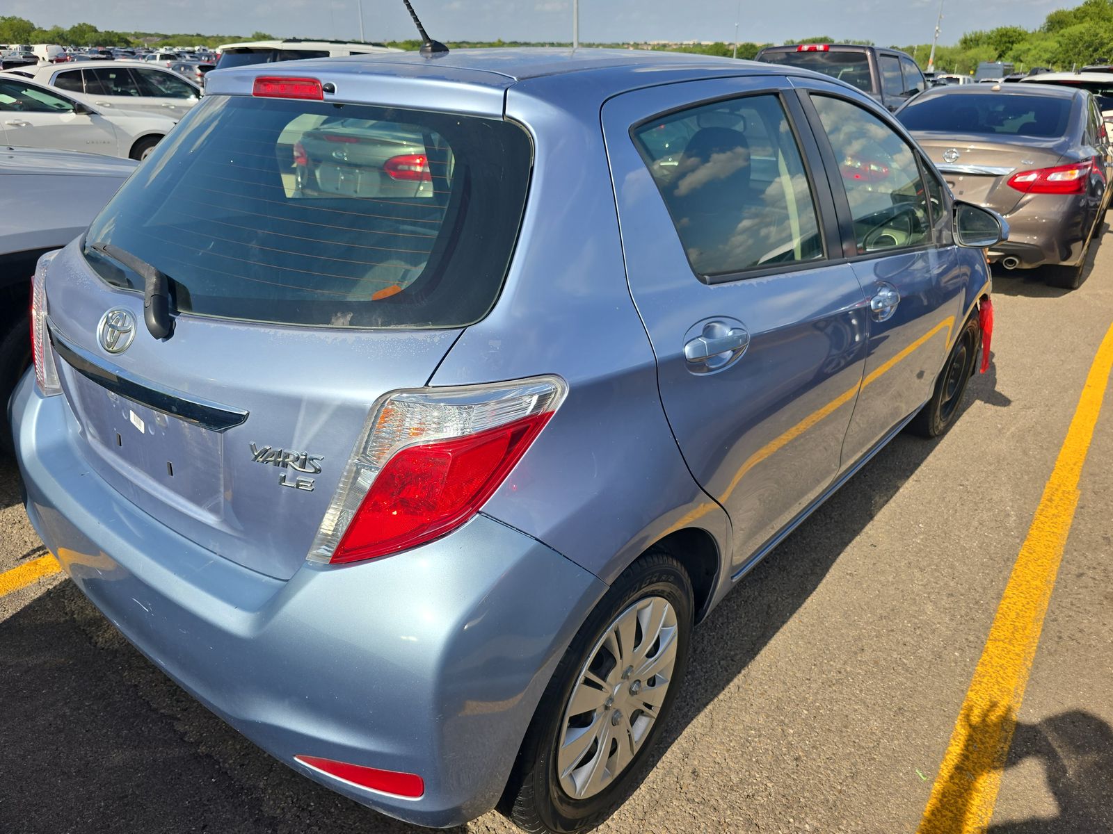 2014 Toyota Yaris LE FWD