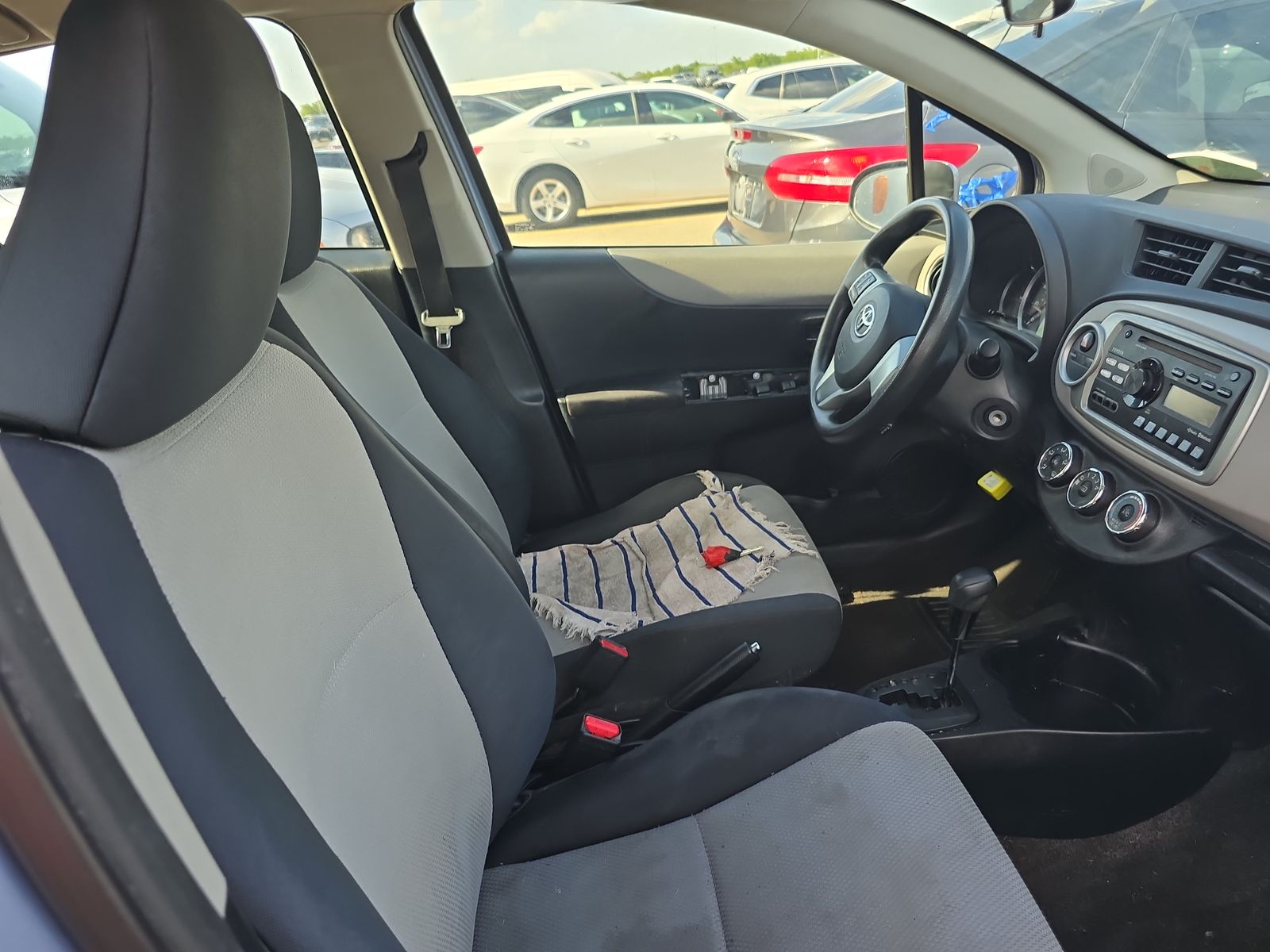 2014 Toyota Yaris LE FWD