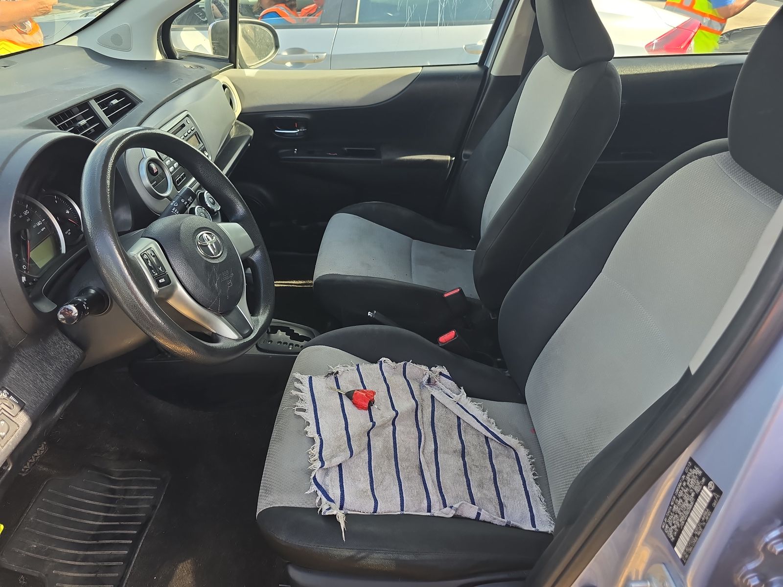 2014 Toyota Yaris LE FWD