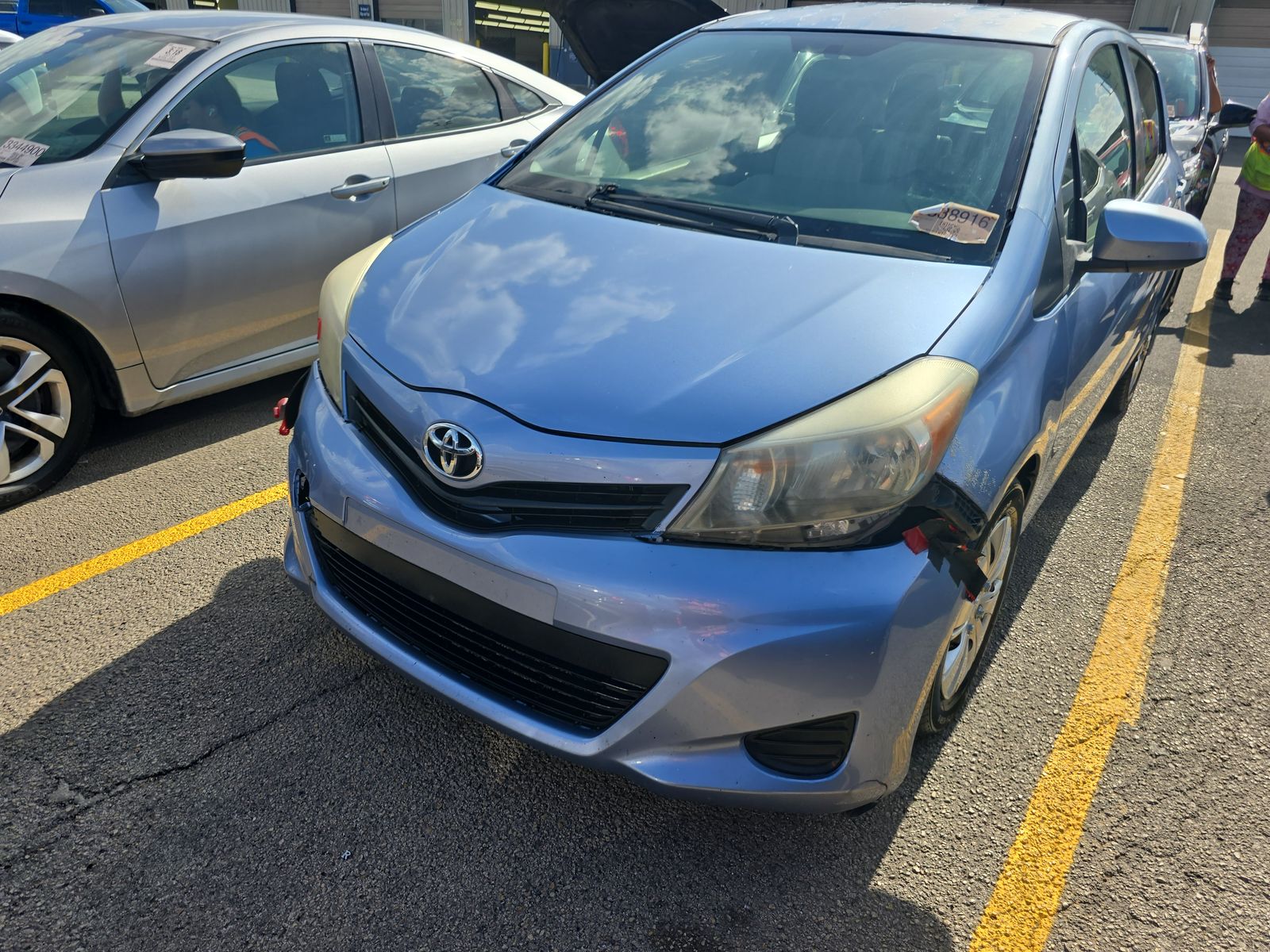 2014 Toyota Yaris LE FWD