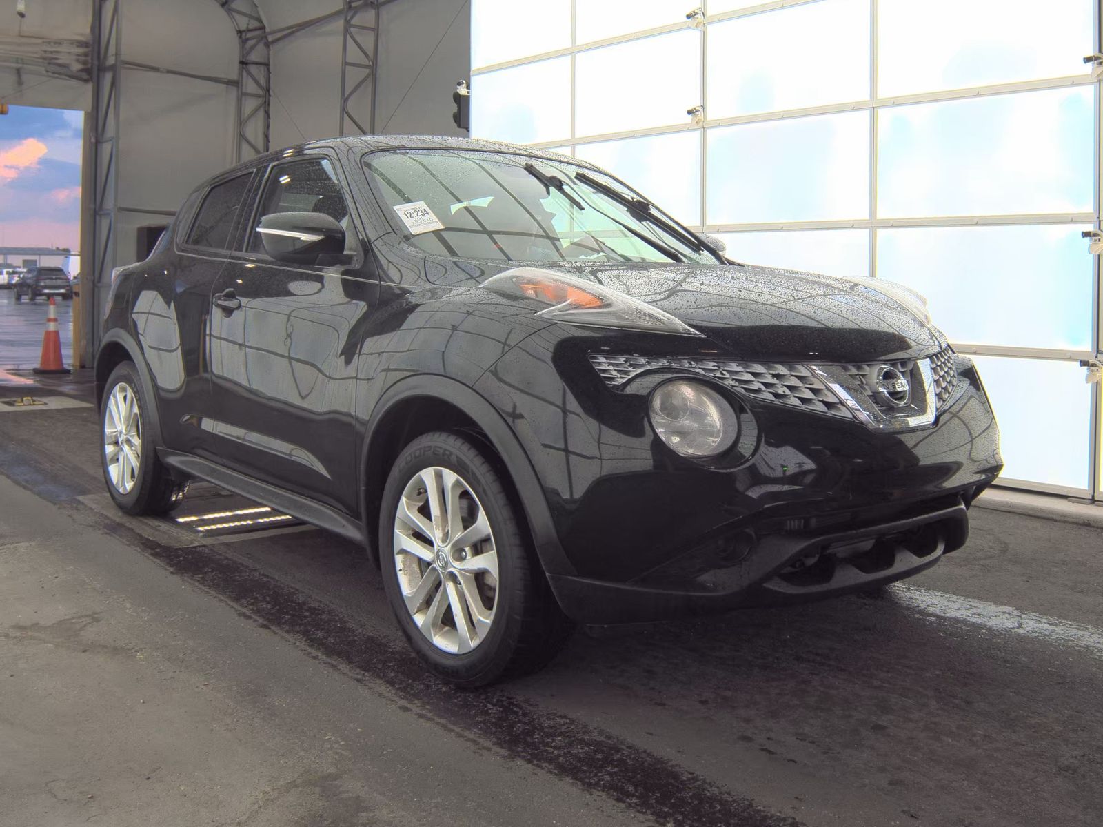 2017 Nissan JUKE S FWD