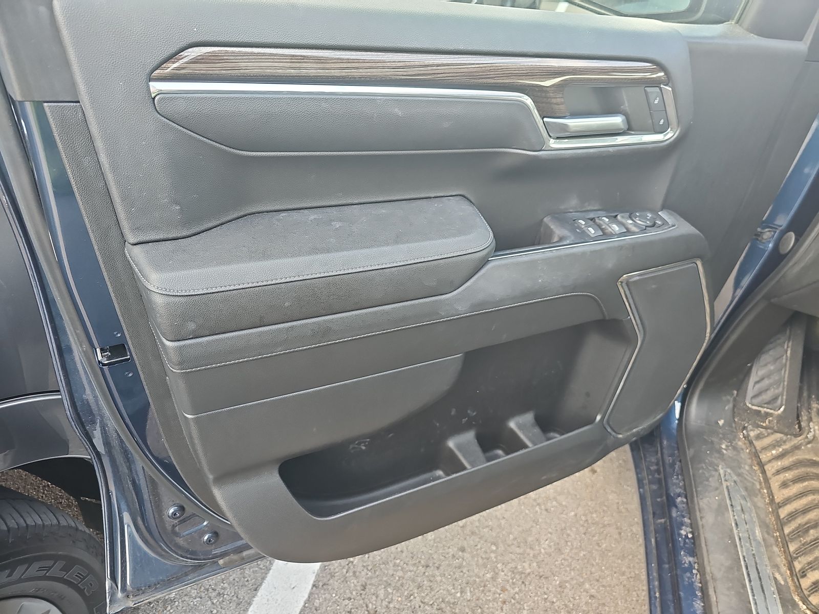 2023 Chevrolet Silverado 1500 LT AWD