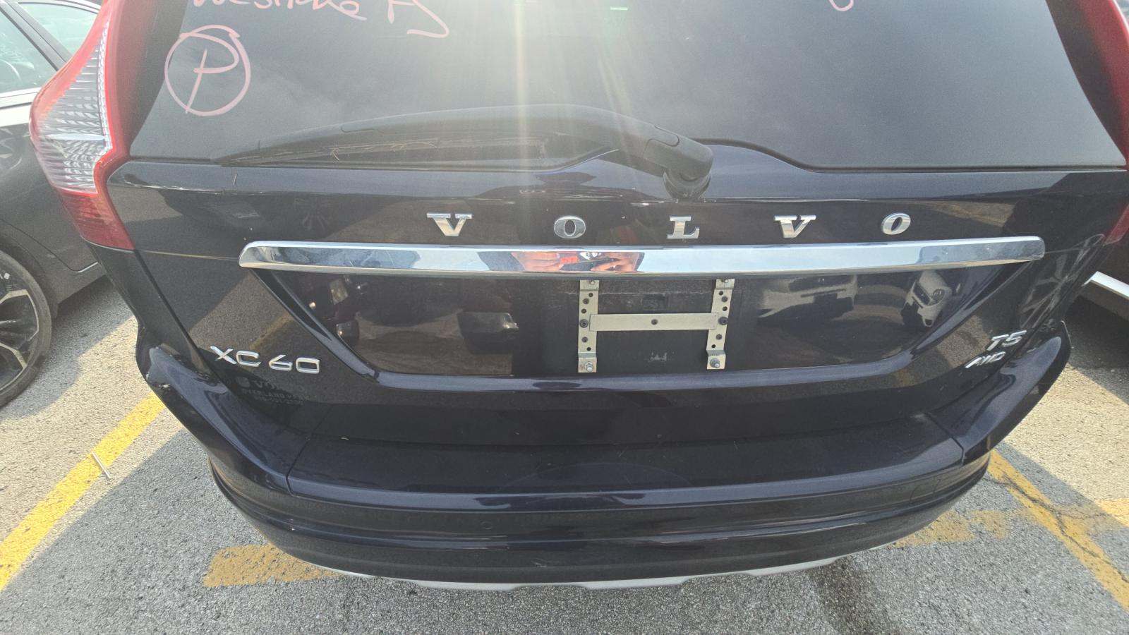 2016 Volvo XC60 T5 Platinum AWD