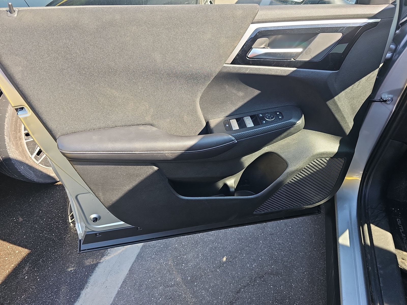 2024 Mitsubishi Outlander ES FWD