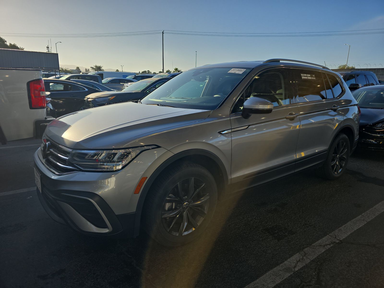 2024 Volkswagen Tiguan 2.0T SE FWD