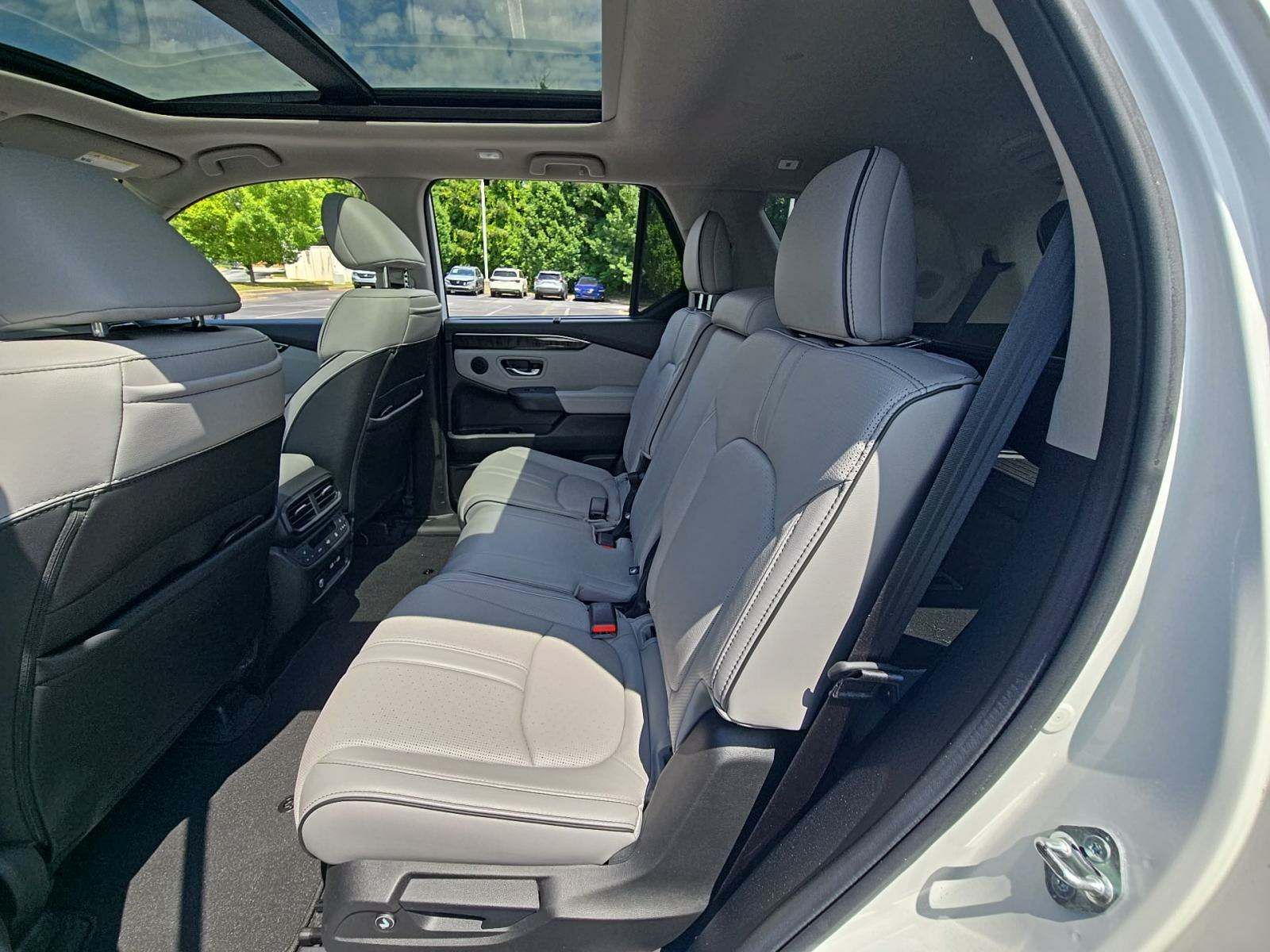 2023 Honda Pilot Elite AWD