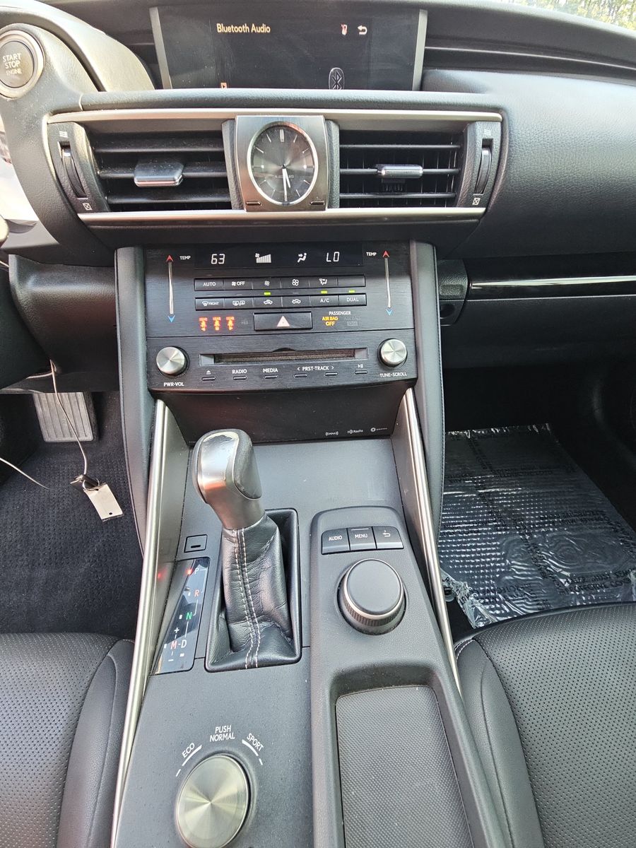 2017 Lexus IS IS 200t RWD