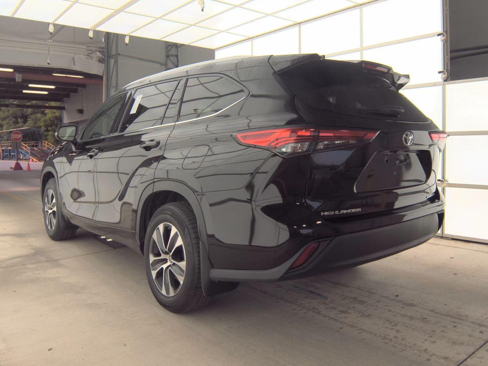 2022 Toyota Highlander XLE AWD