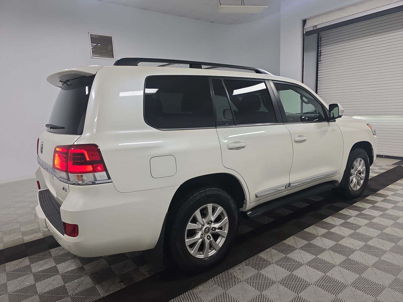 2020 Toyota Land Cruiser Base AWD